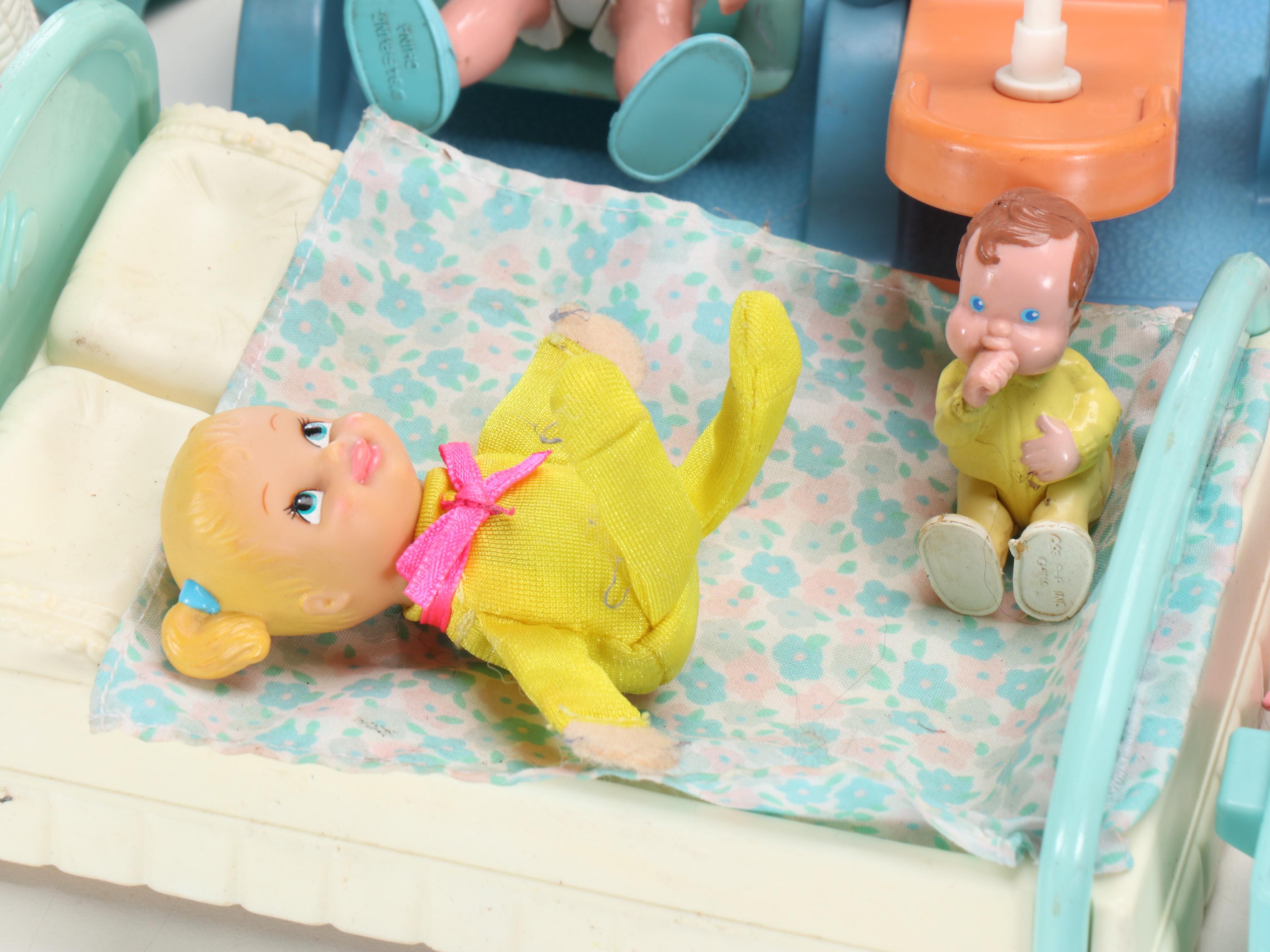 Fisher-Price "Loving Family" Folding Dollhouse with Dolls and Furniture