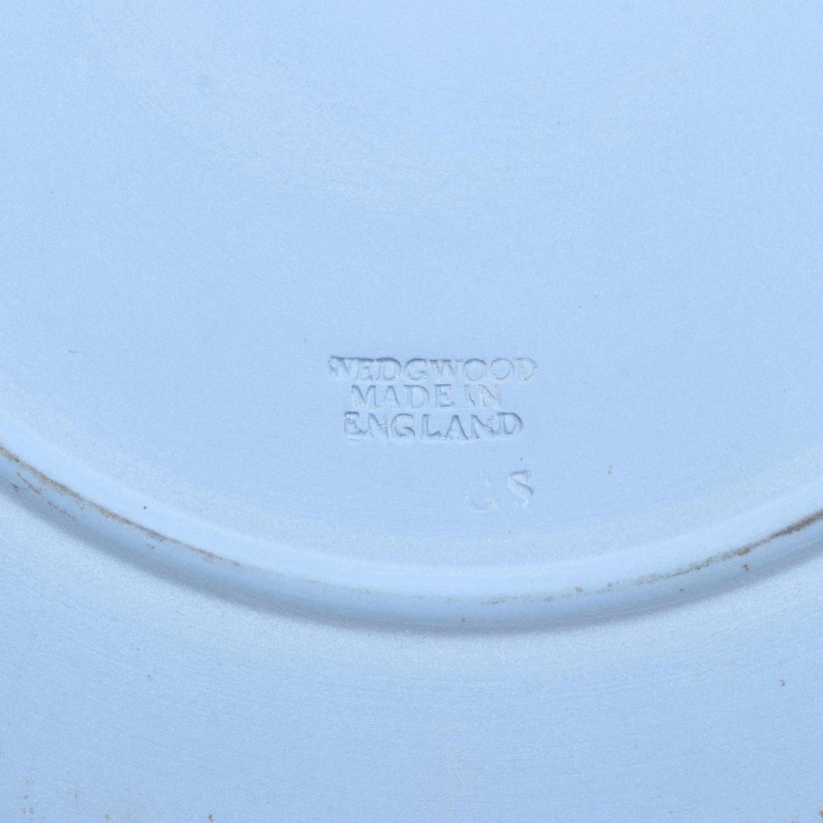 Wedgwood "Piccadilly Circus" Jasperware Annual Christmas Plate, 1971