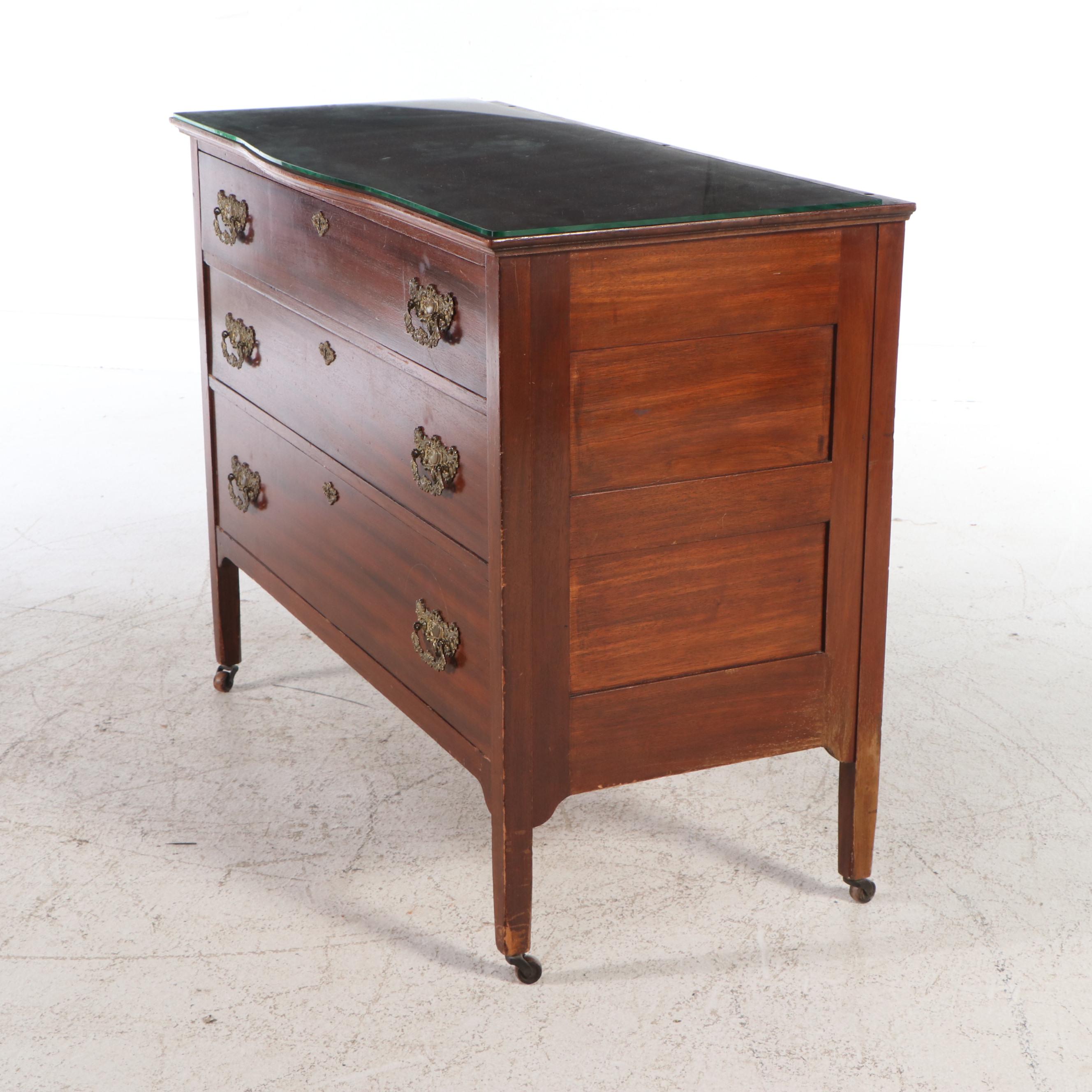 Federal Style Mahogany Finish Dresser, Early to Mid-20th Century