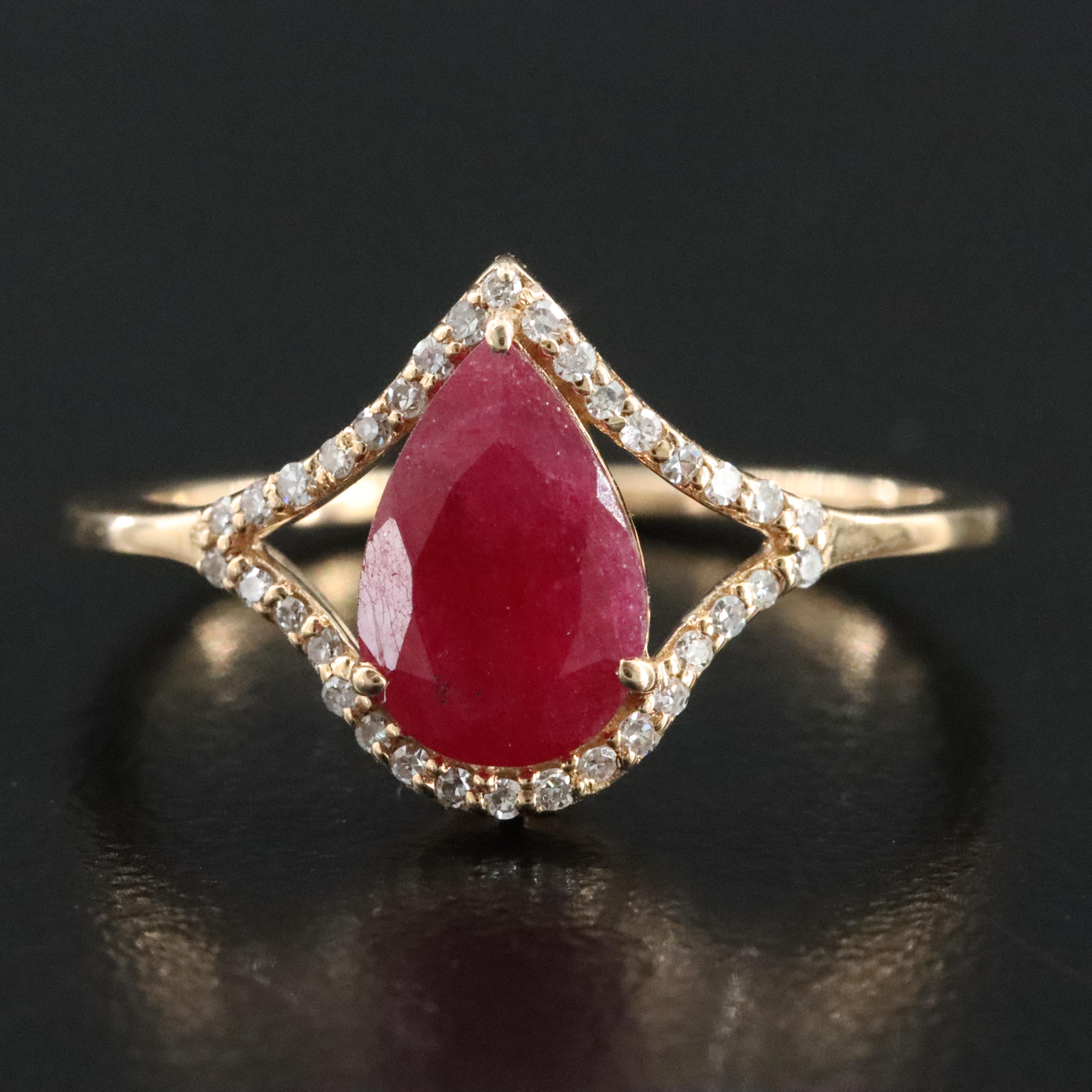 14K 1.22 Filled Corundum and Diamond Ring with IGI Jewelry Report