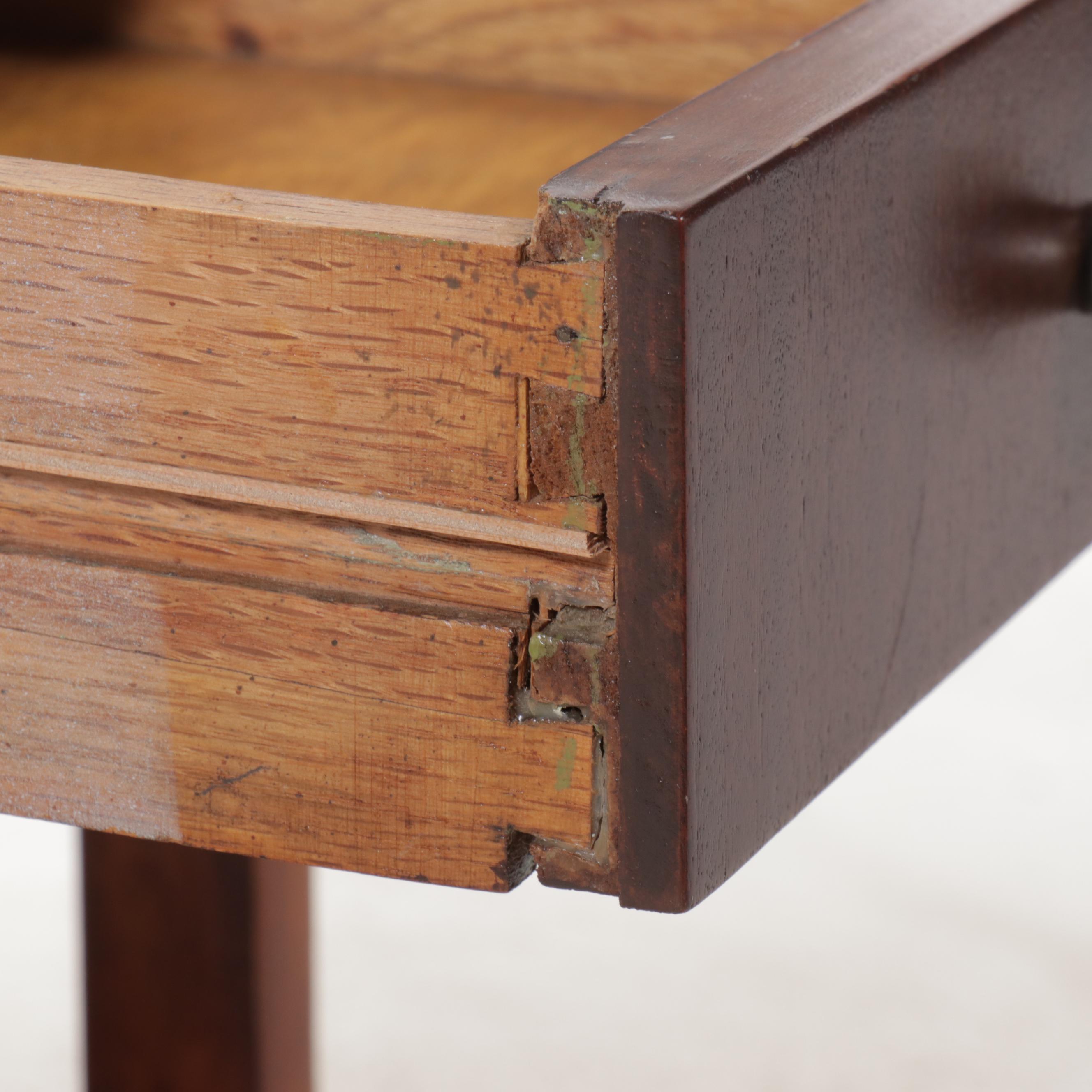 Sheraton Style Single-Drawer Walnut Nightstand