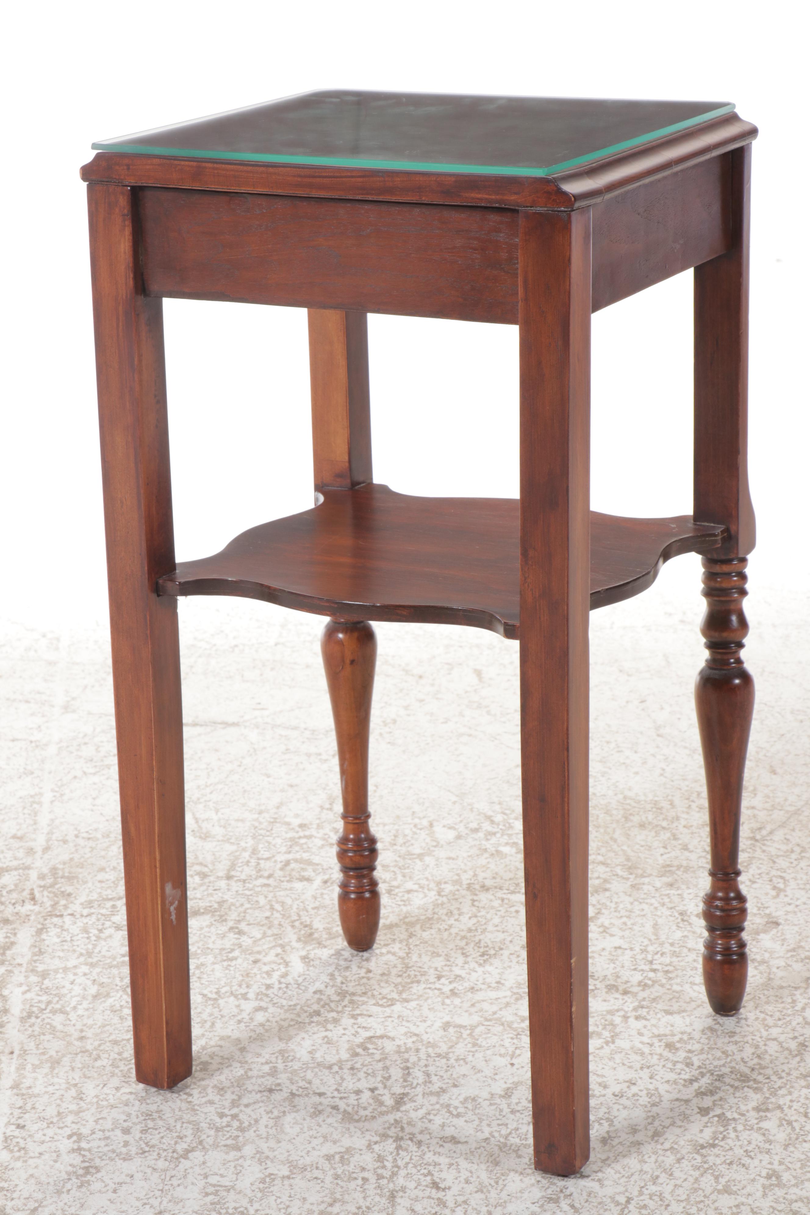 Sheraton Style Single-Drawer Walnut Nightstand
