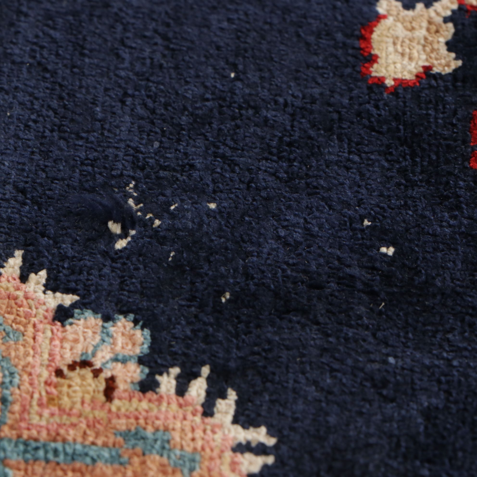 1'11 x 3'1 Hand-Knotted Turkish Kayseri Silk Accent Rug