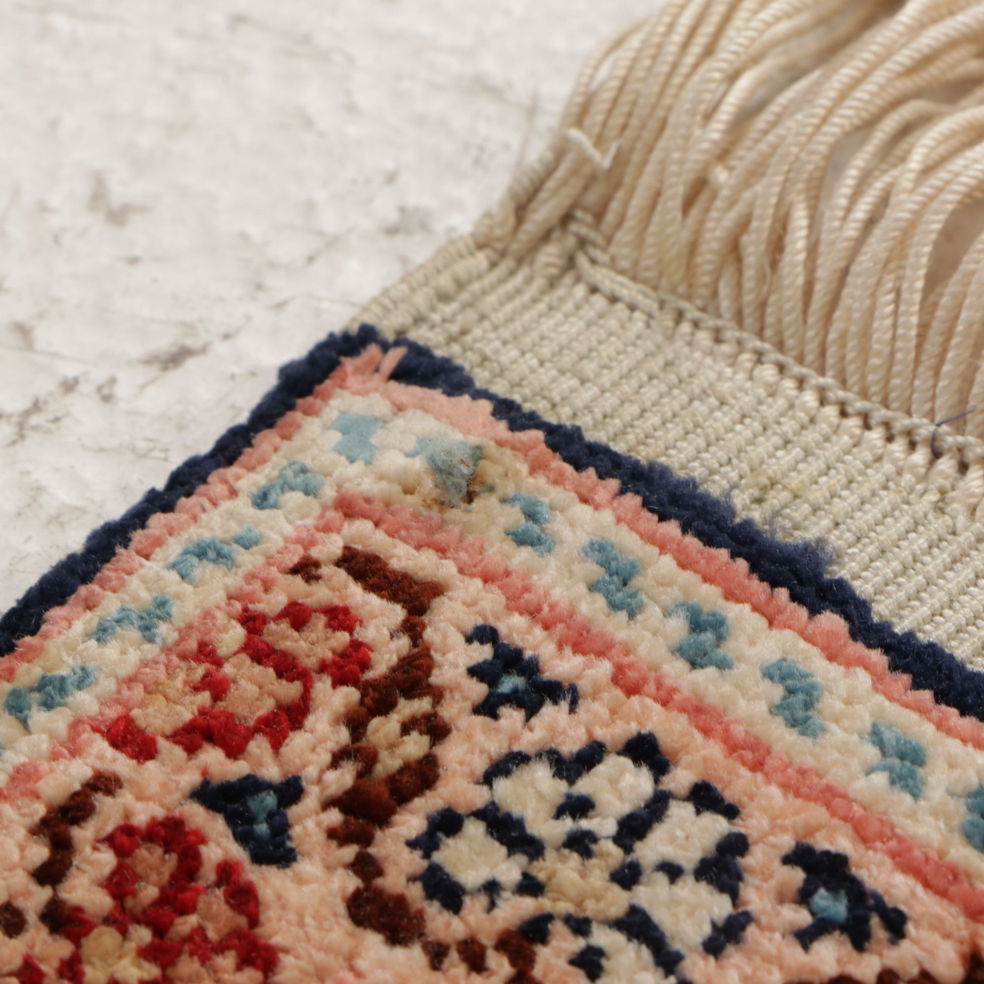 1'11 x 3'1 Hand-Knotted Turkish Kayseri Silk Accent Rug