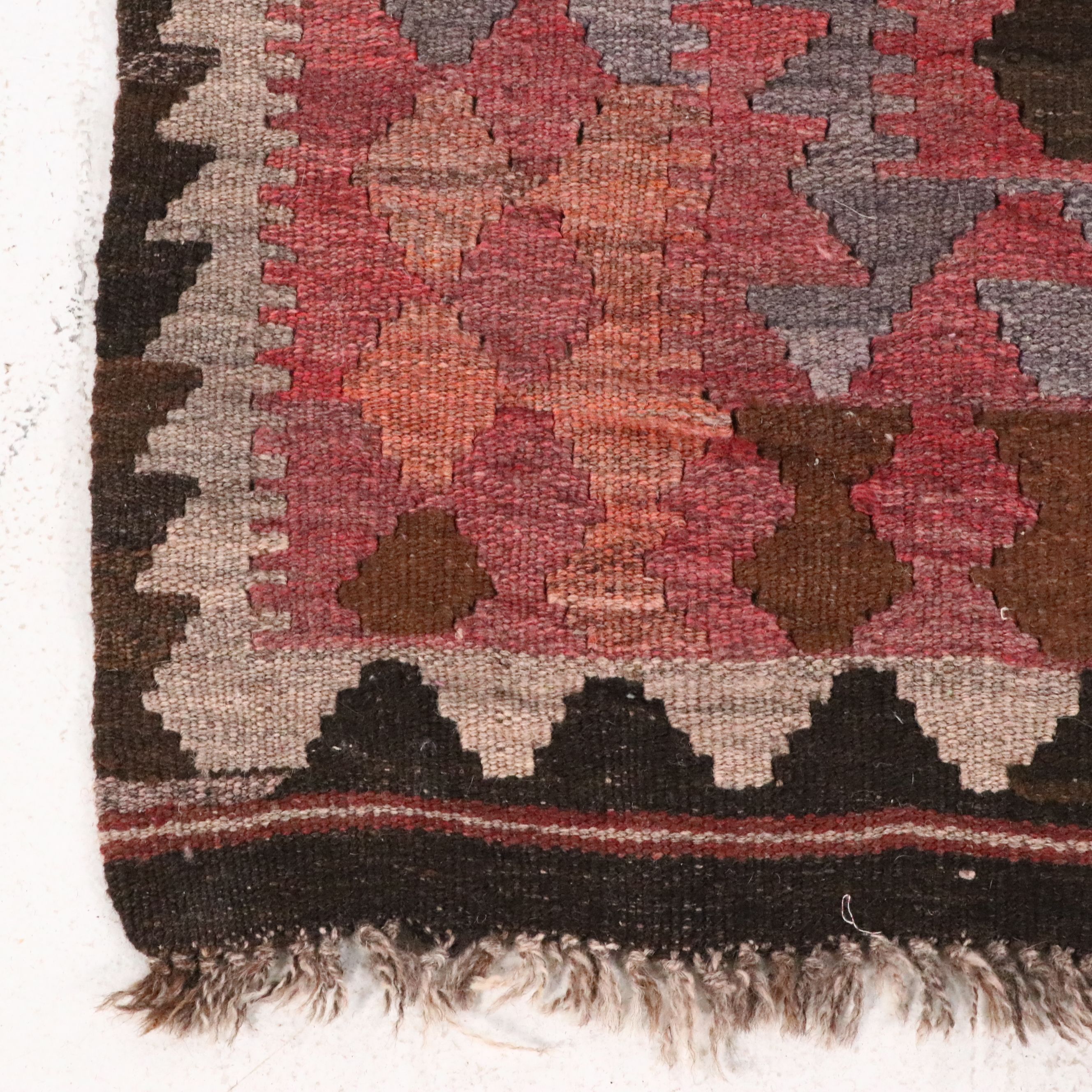 4'9 x 7'7 Handwoven Turkish Kilim Area Rug