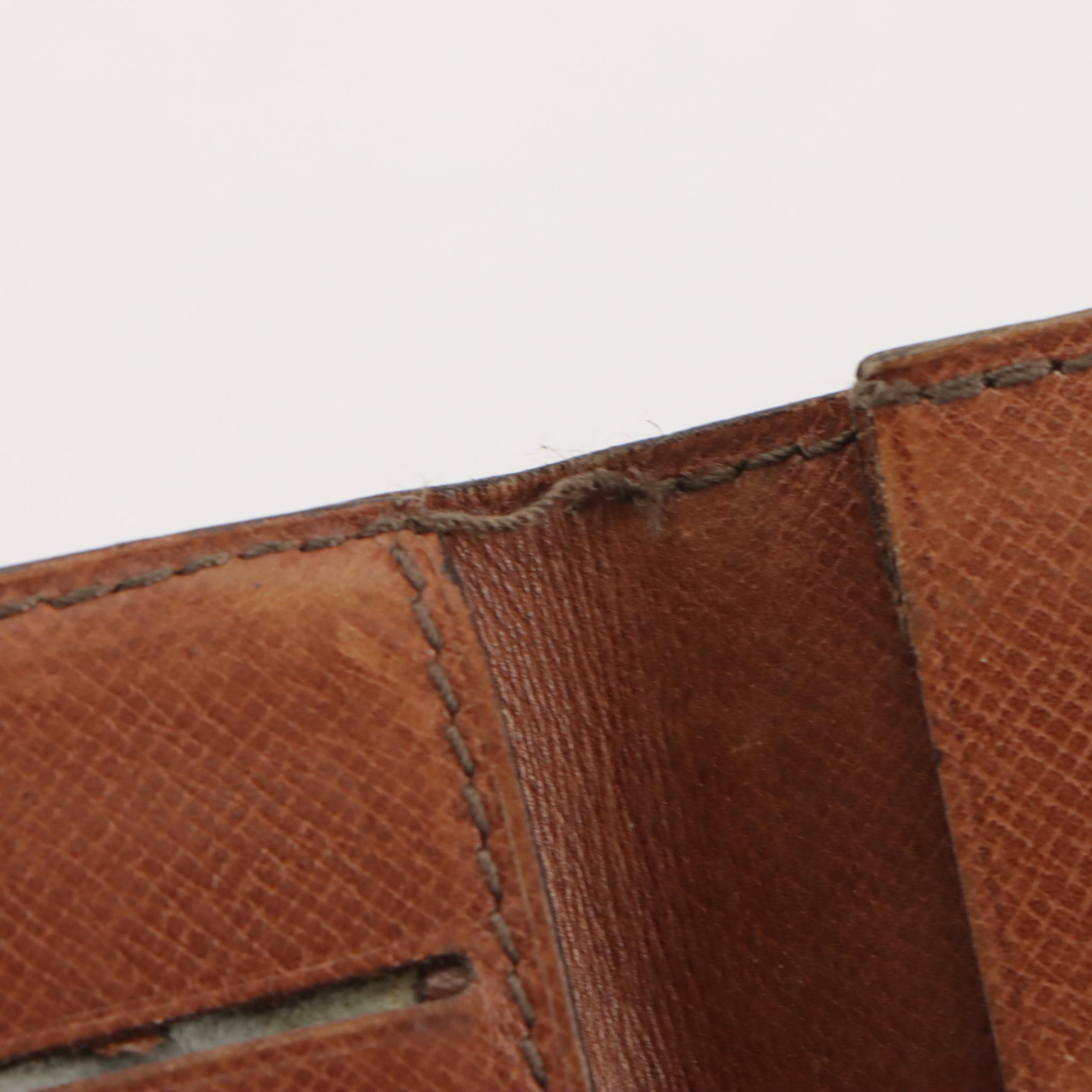 Louis Vuitton Porte-Chéquier Cartes Crédit in Monogram Canvas