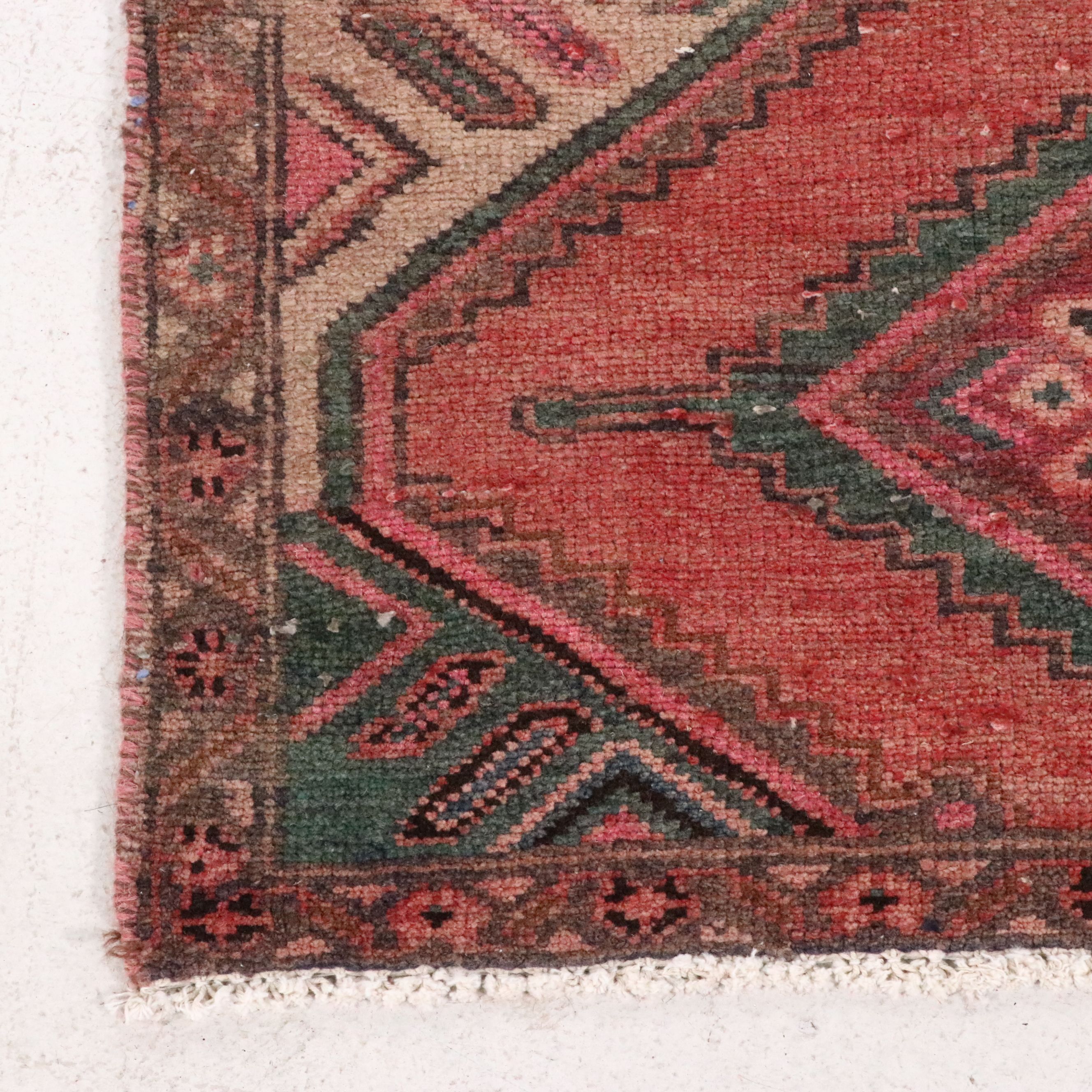 2'5 x 9'2 Hand-Knotted Persian Chenar Carpet Runner