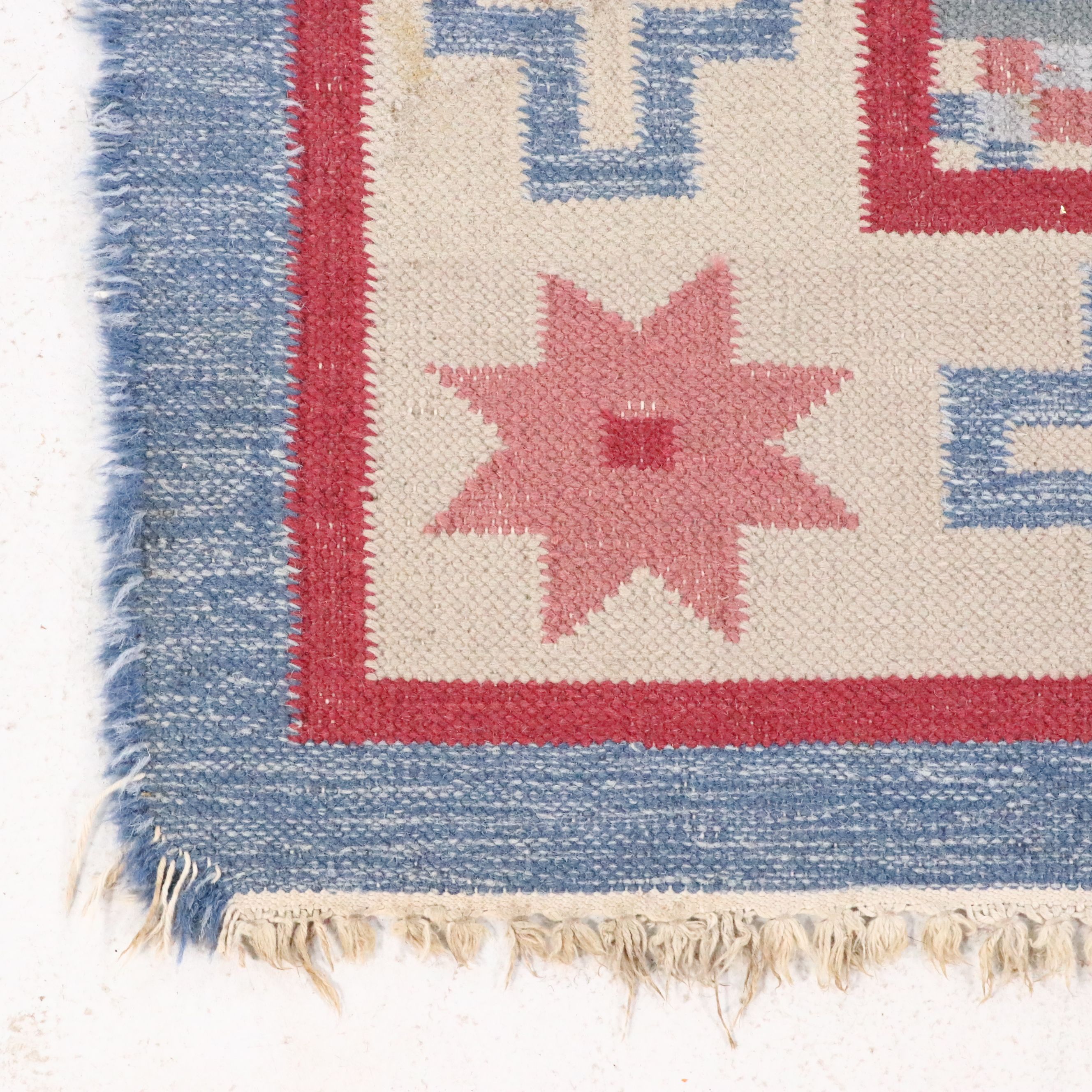 5'4 x 8' Handwoven Indian Dhurrie Area Rug