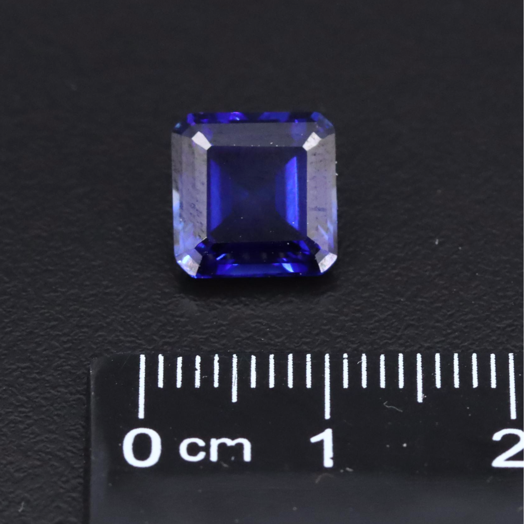 Loose 4.66 CT Lab Grown Sapphire