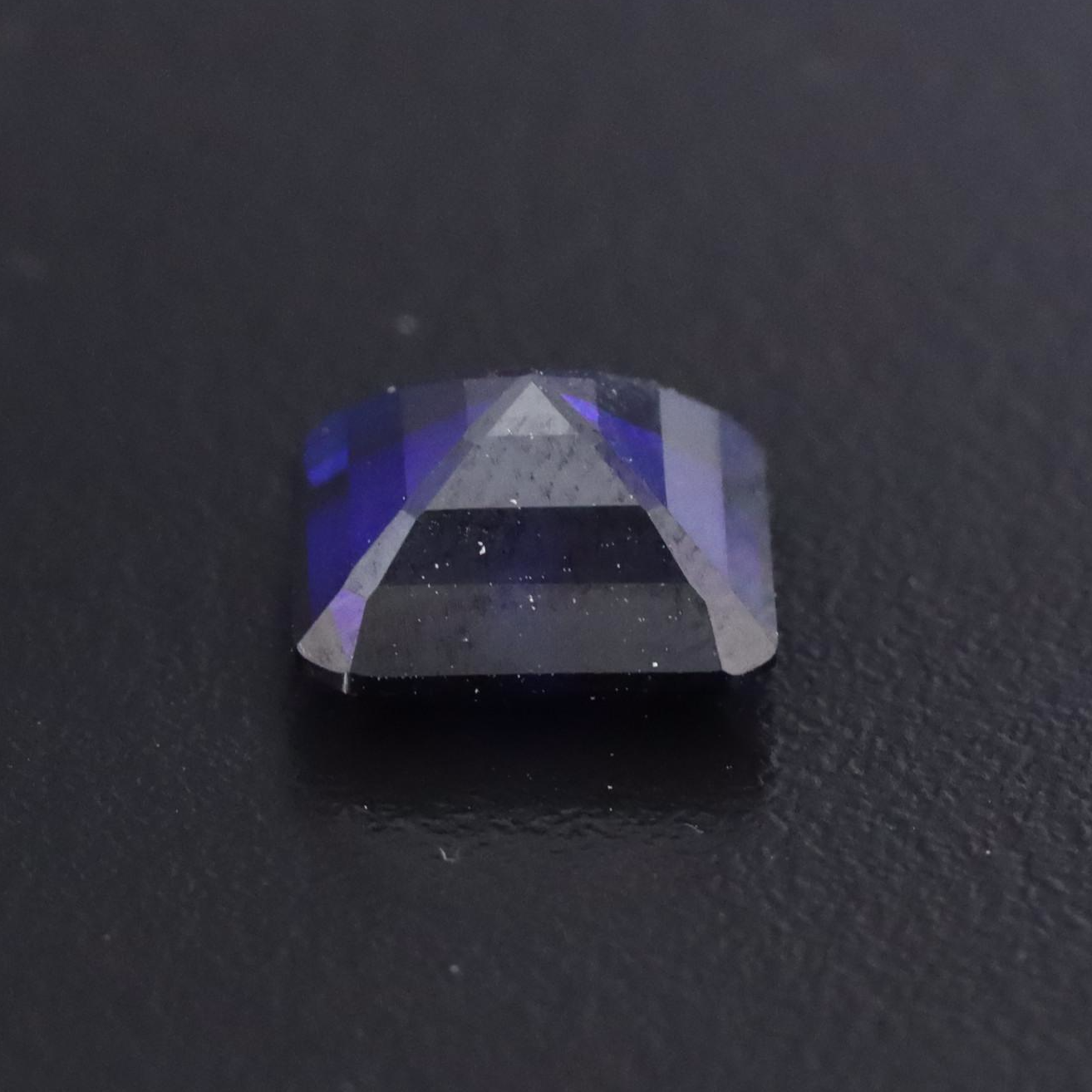 Loose 4.66 CT Lab Grown Sapphire