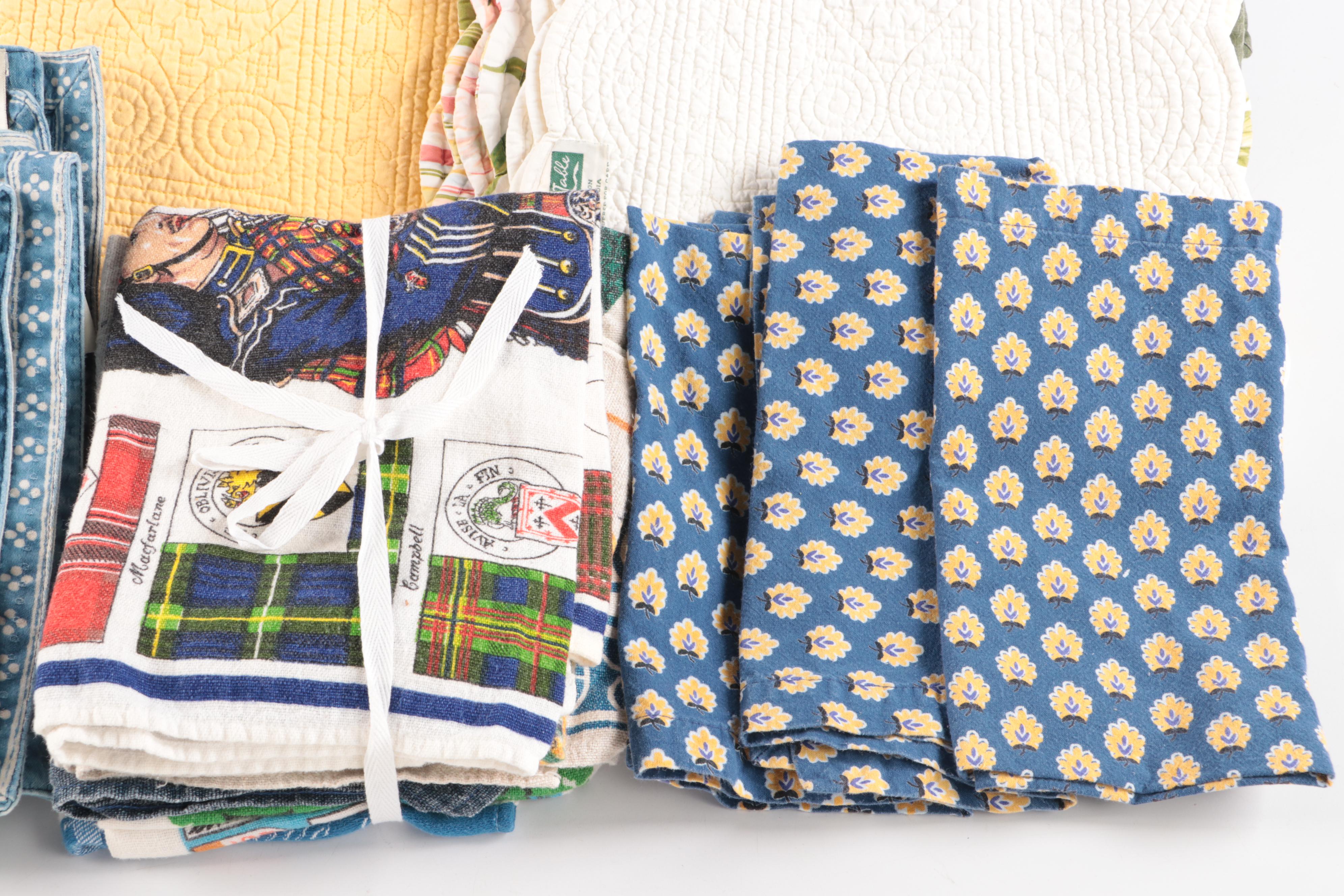 Williams Sonoma Pomegranate Cotton Placemats with Other Fabric Table Linens