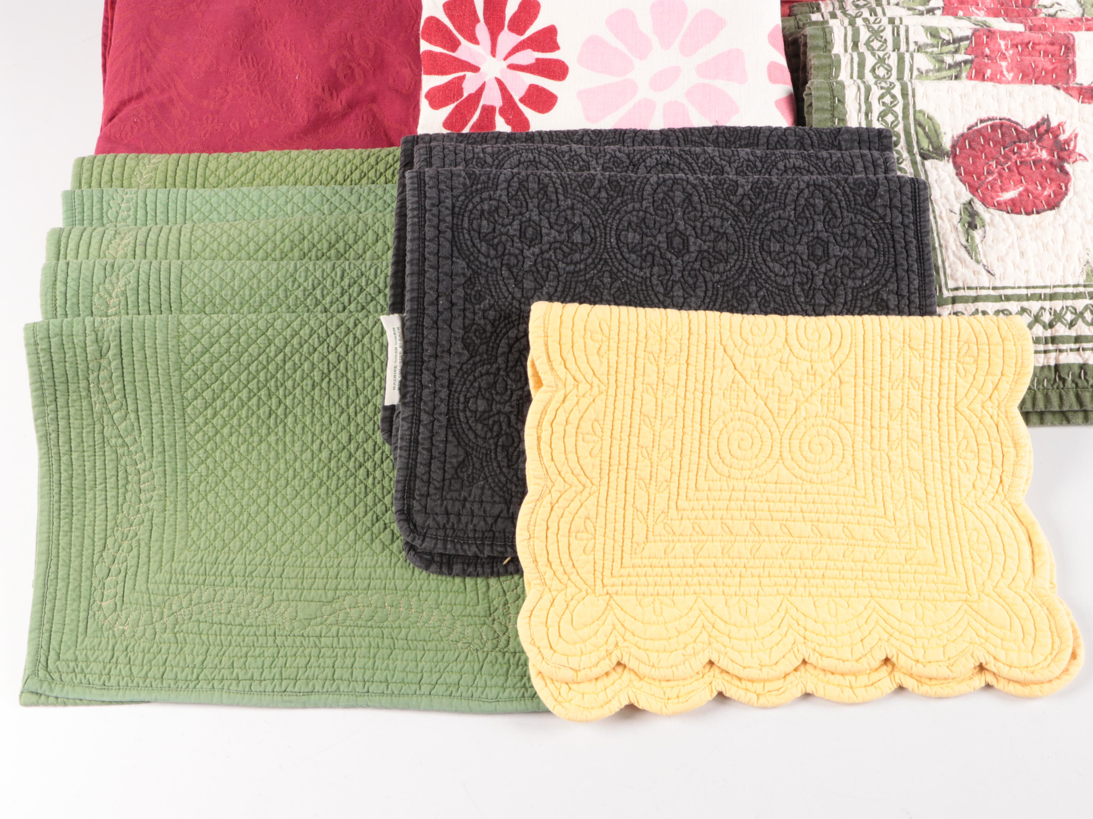 Williams Sonoma Pomegranate Cotton Placemats with Other Fabric Table Linens