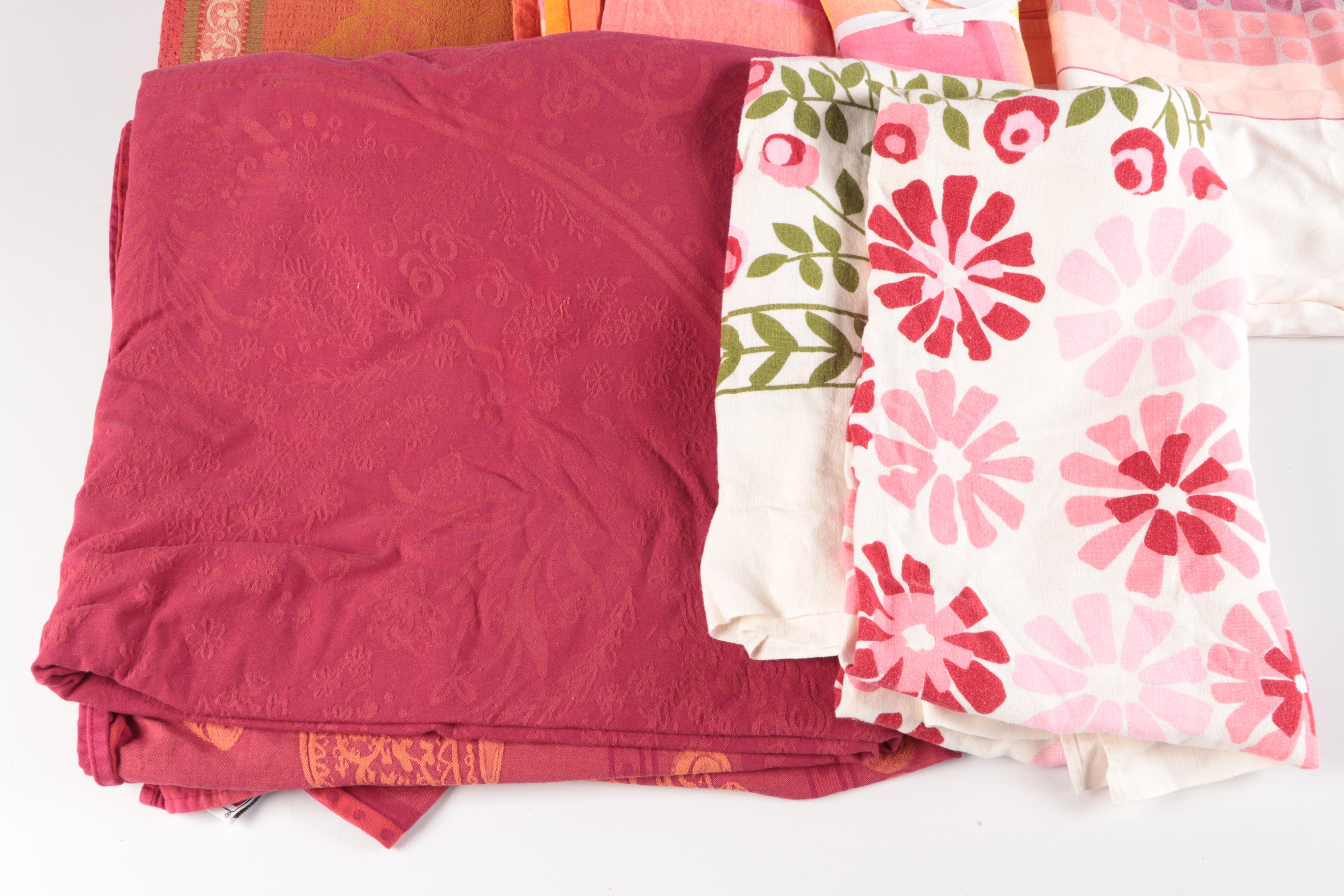 Williams Sonoma Pomegranate Cotton Placemats with Other Fabric Table Linens