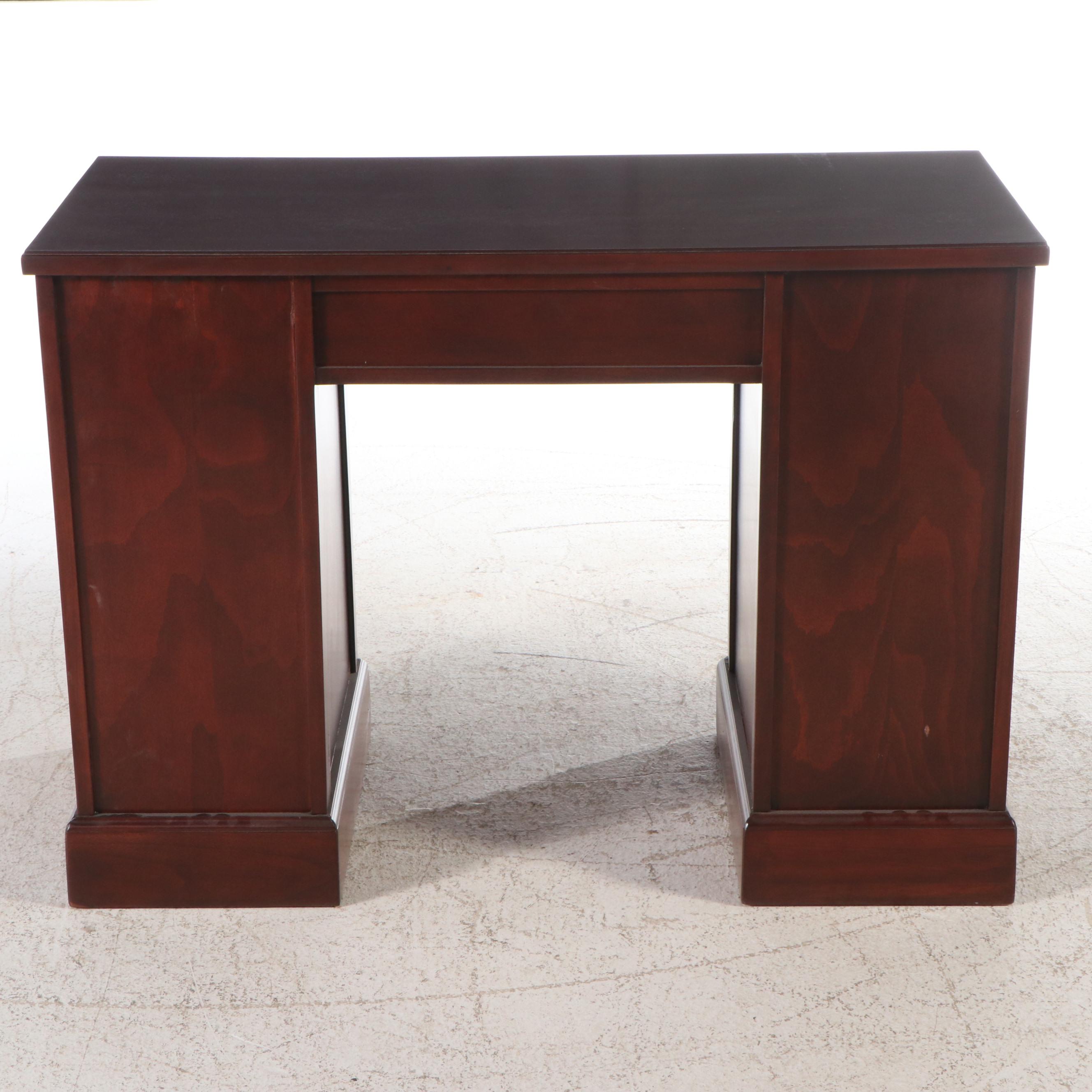 George III Style Mahogany Kneehole Desk, 20th Century