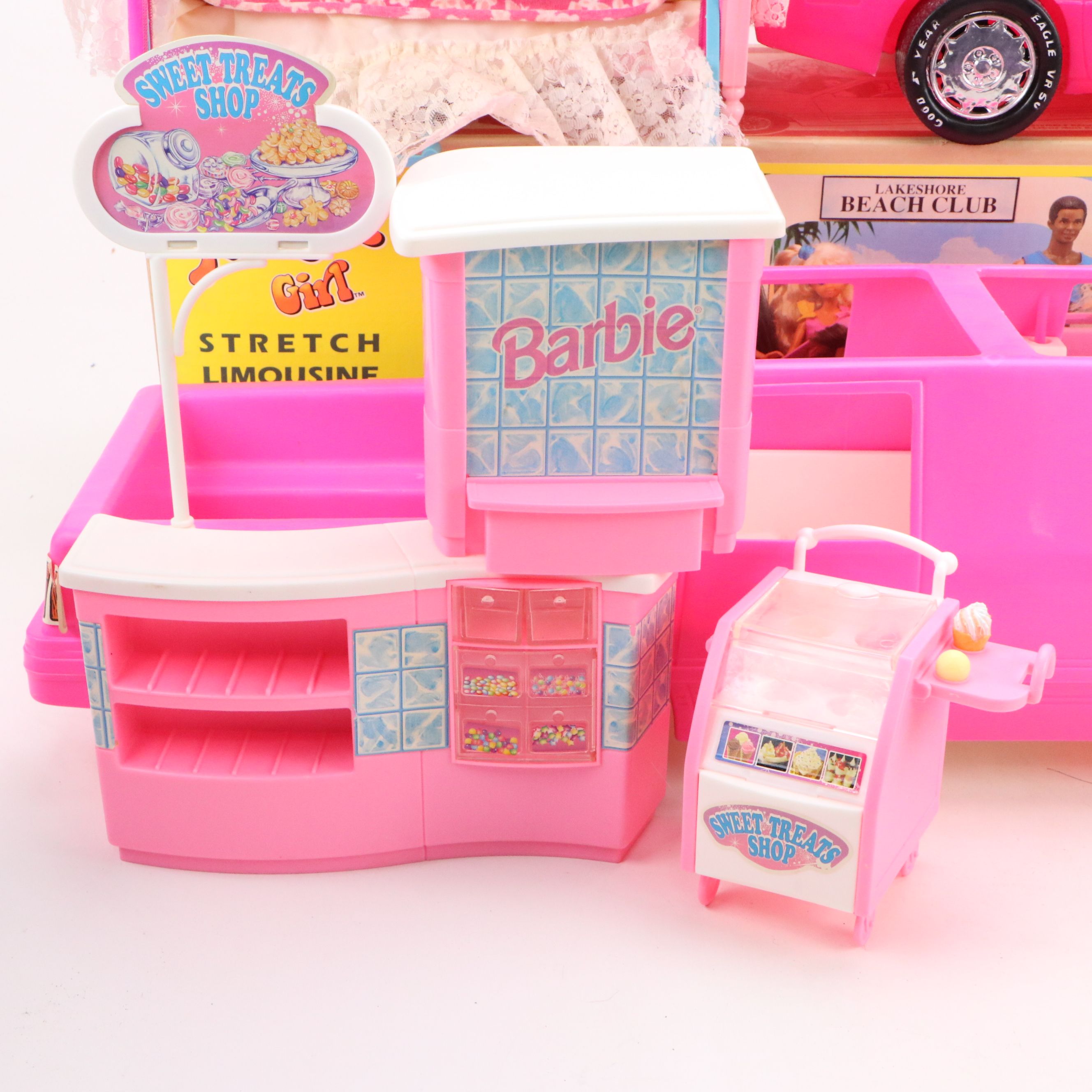 Fashion Girl Stretch Limousine and Hot Tub with Barbie and More Doll Accessories