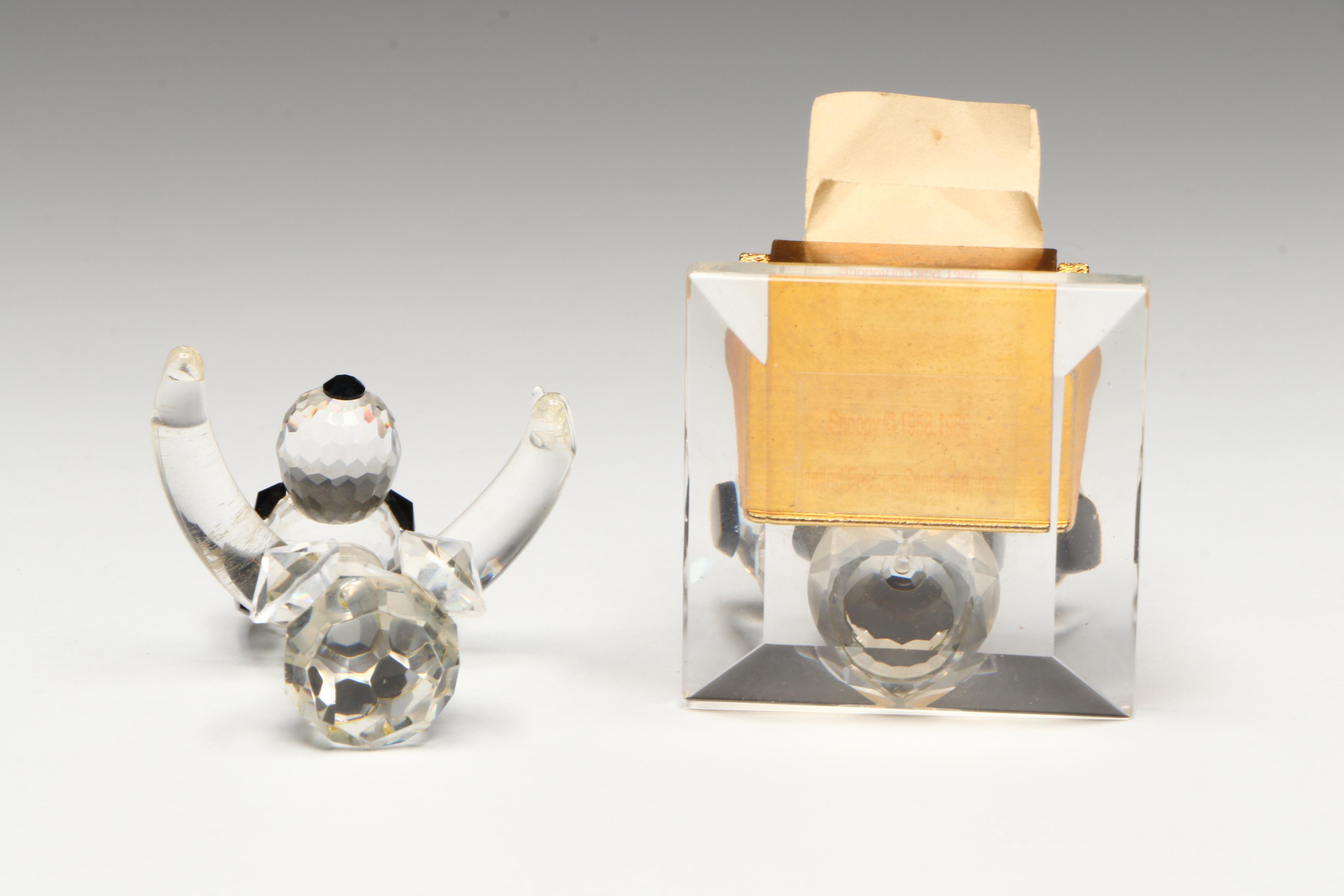 Silver Deer Literary Ace Crystal Snoopy Figure with Other Dog and Bunny Figures