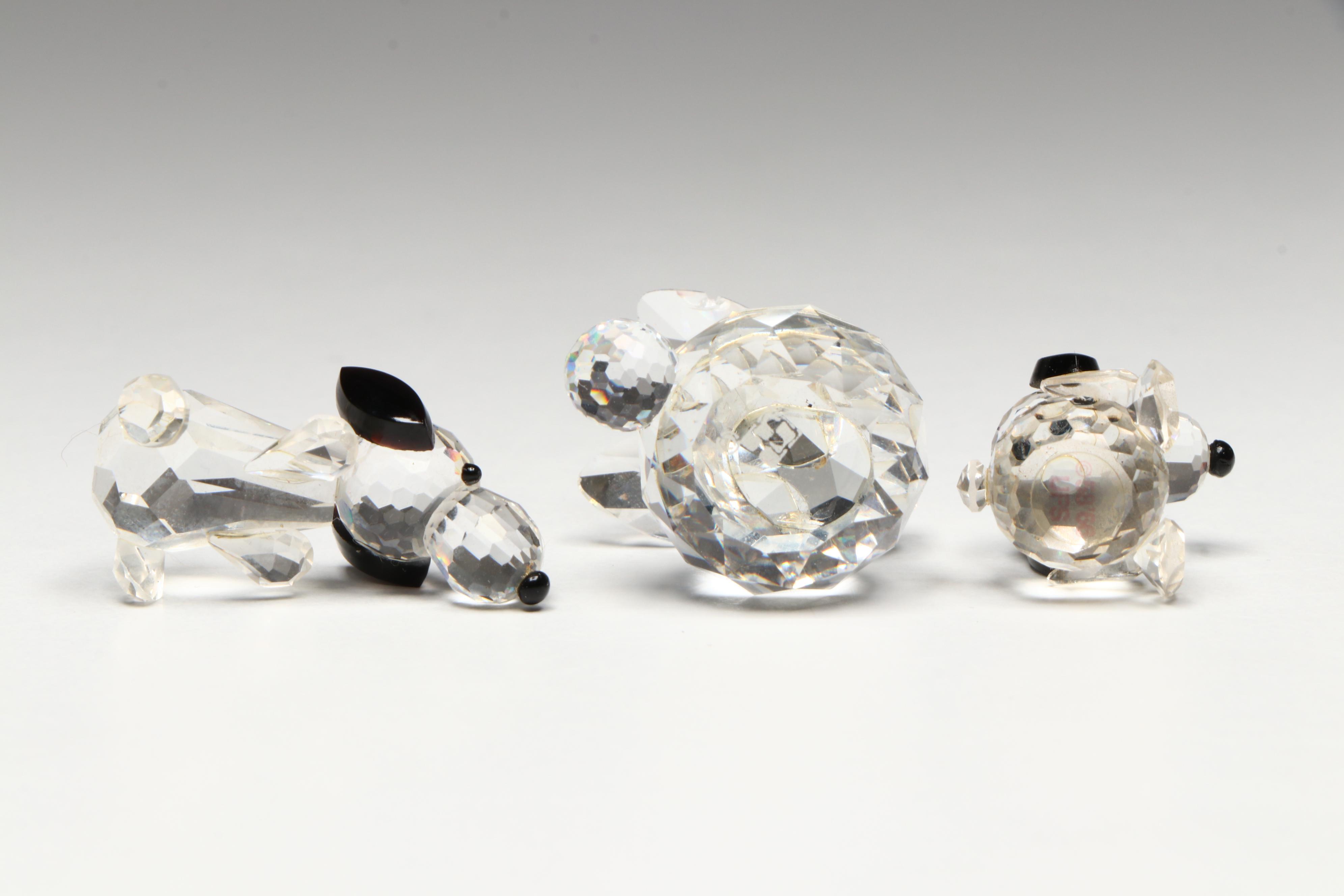 Silver Deer Literary Ace Crystal Snoopy Figure with Other Dog and Bunny Figures