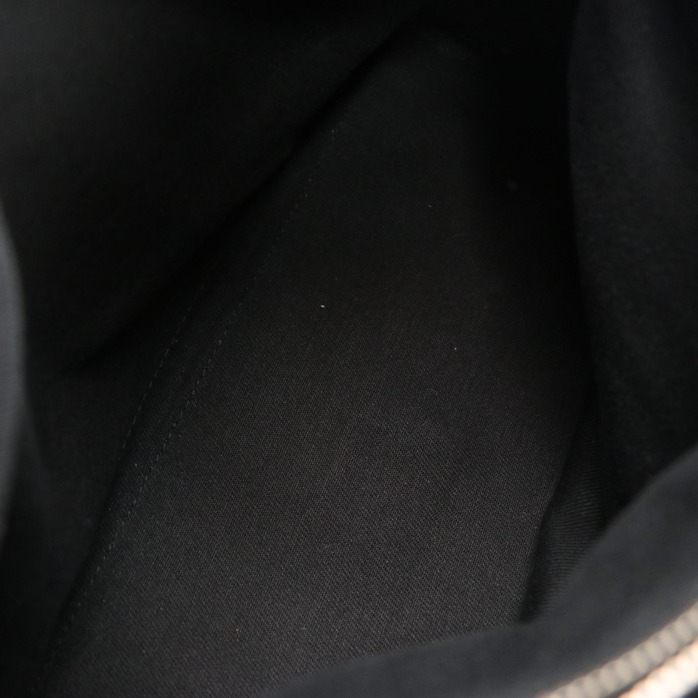 Yves Saint Laurent Muse 2 Shoulder Bag in Black Grained Leather and Canvas