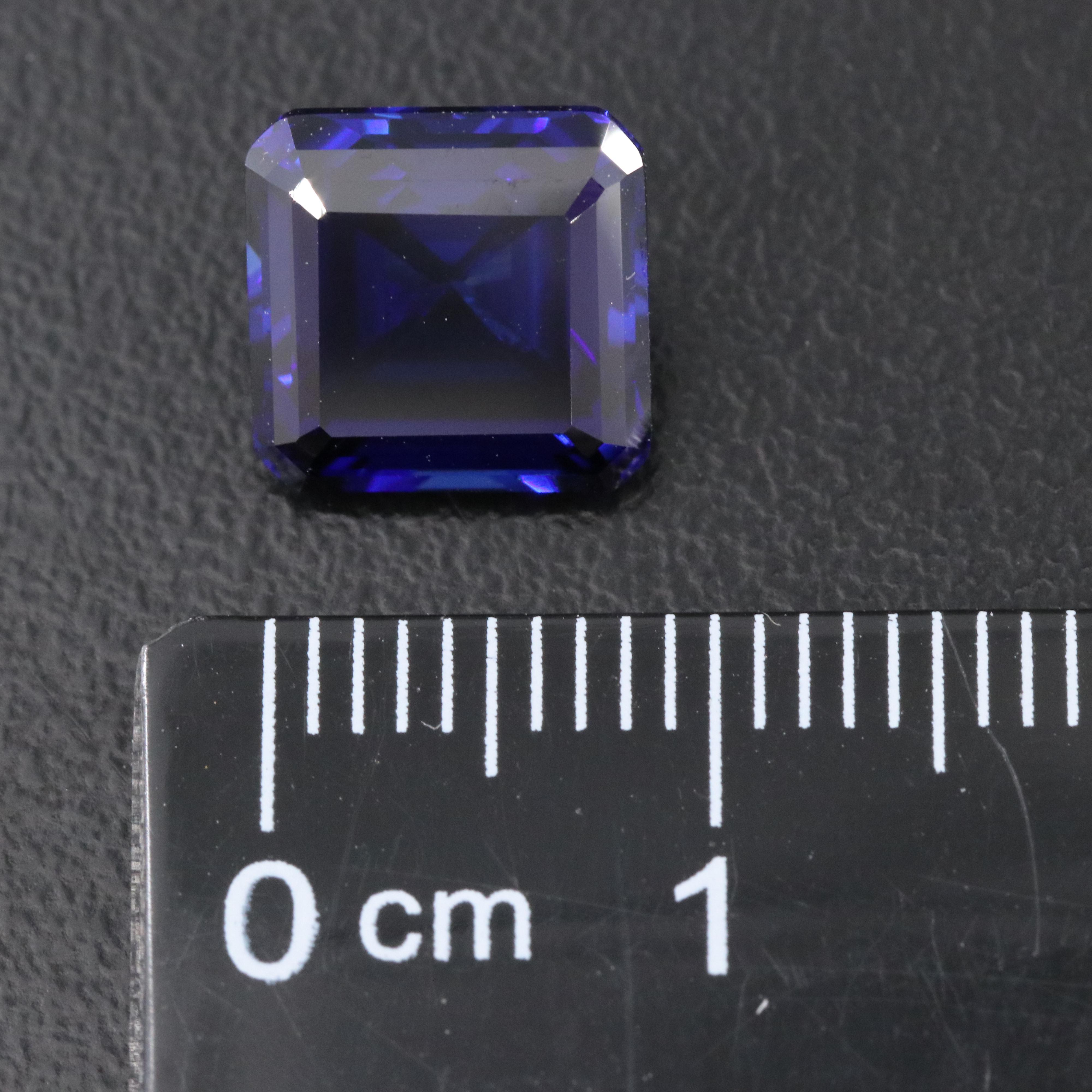Loose 4.54 CT Lab Grown Sapphire