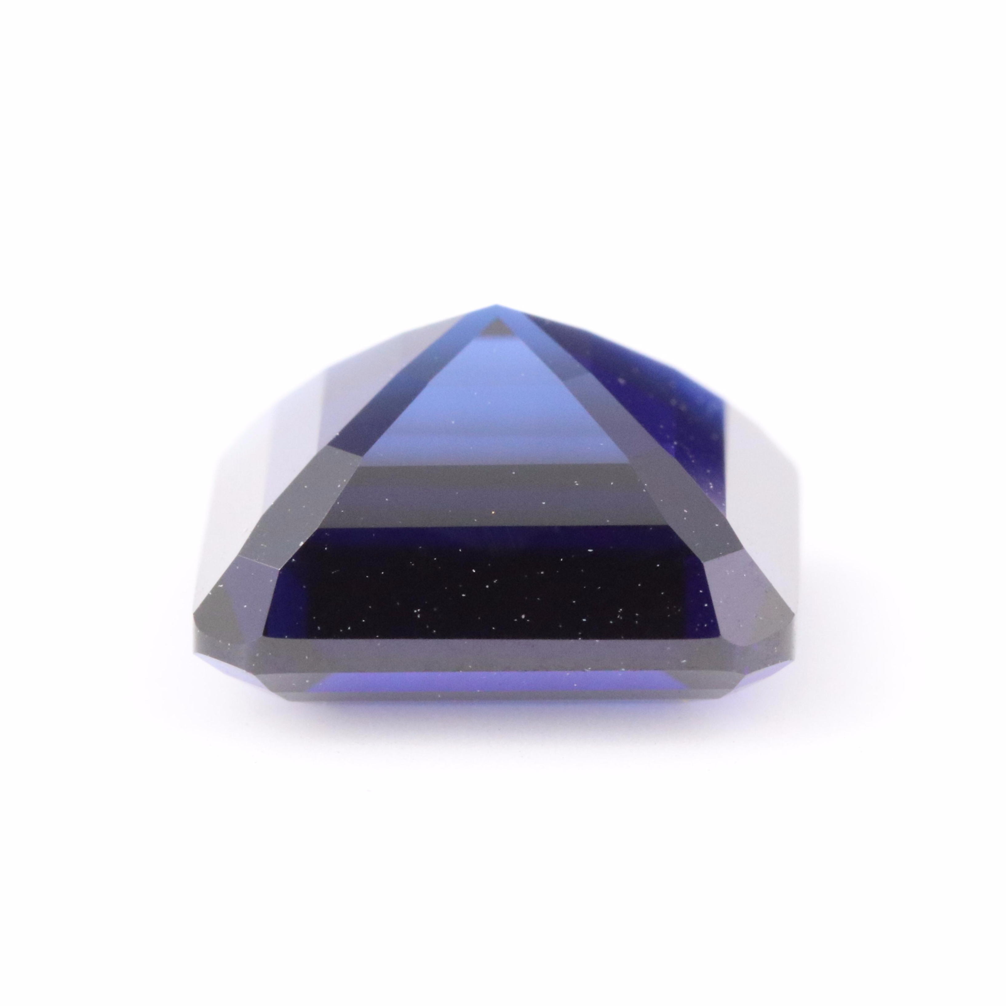 Loose 4.54 CT Lab Grown Sapphire