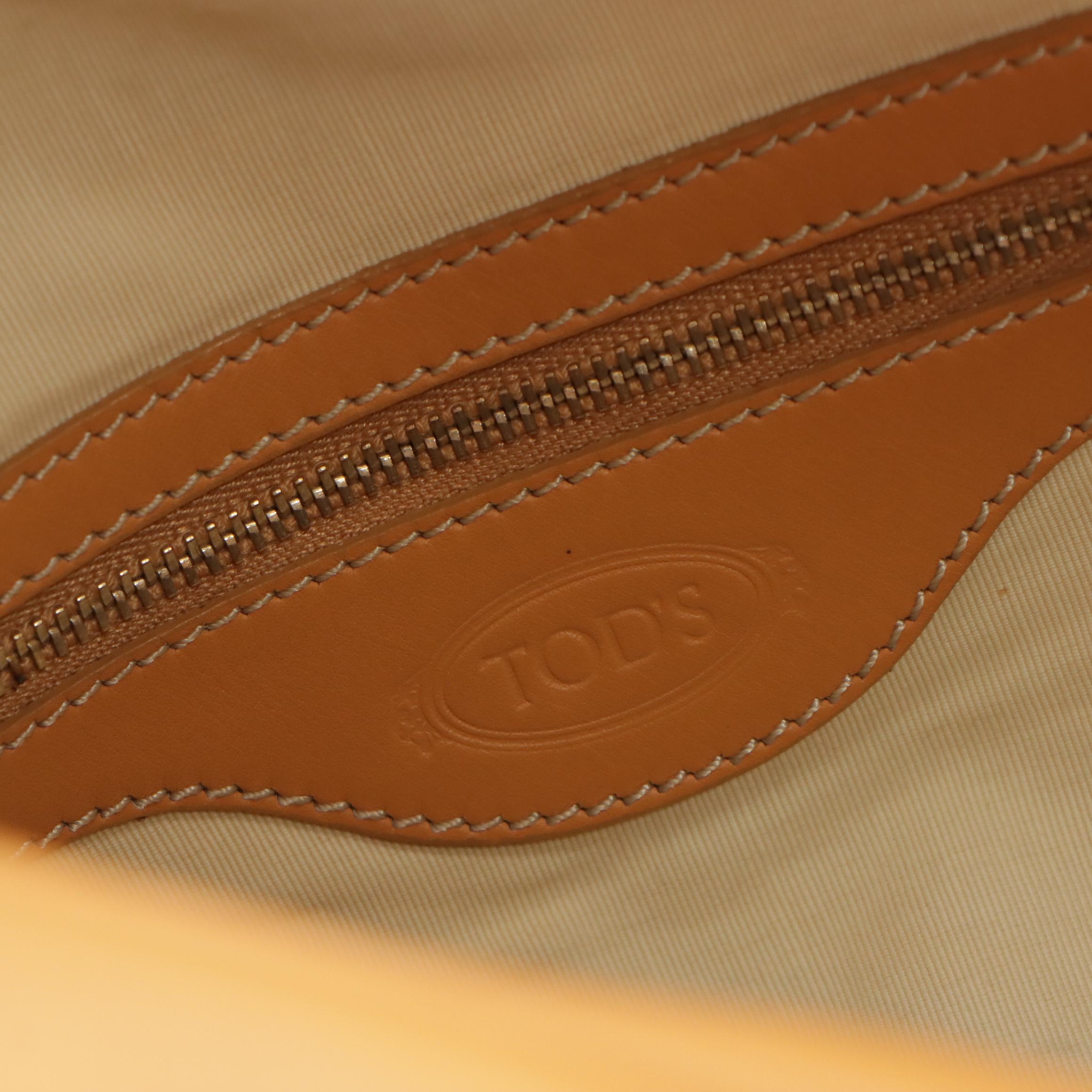 Tod's Side-Pocket Hobo Shoulder Bag in Tan Calfskin Leather