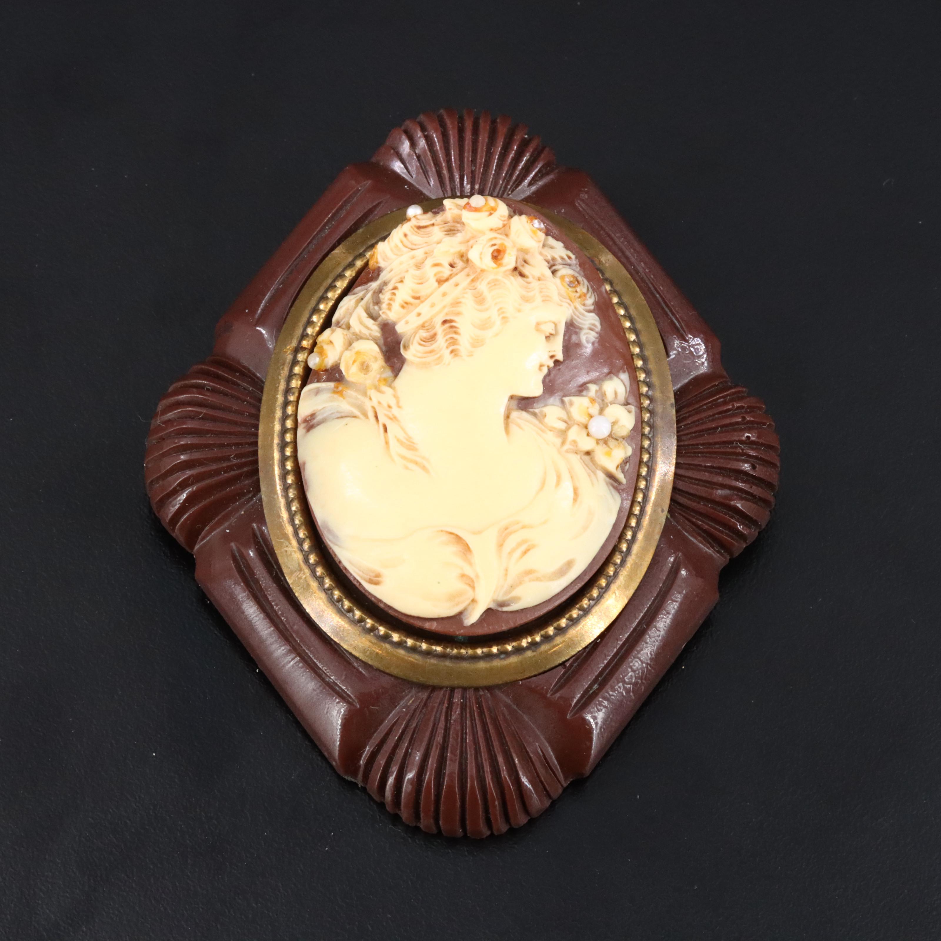 Vintage Cameo Brooch