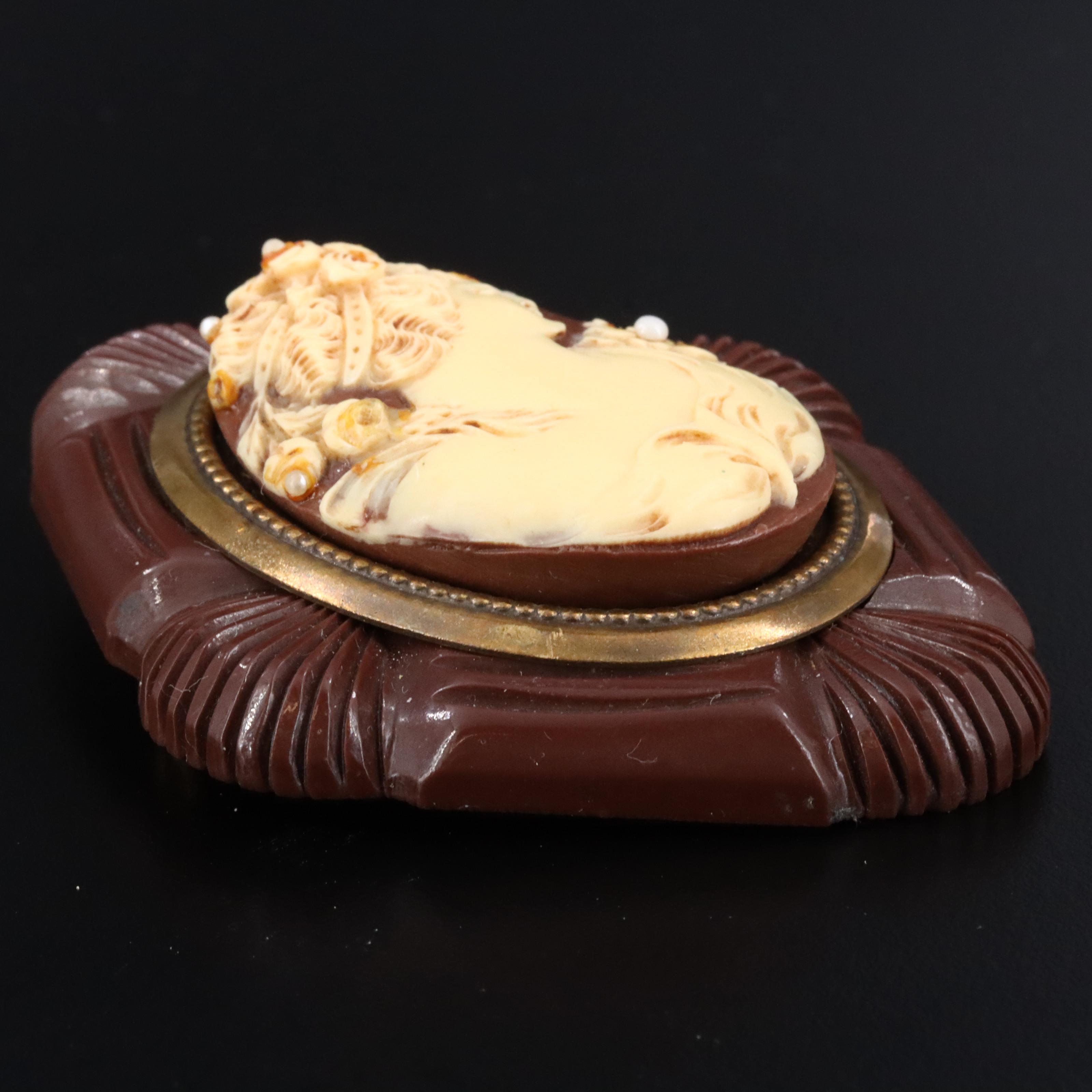 Vintage Cameo Brooch