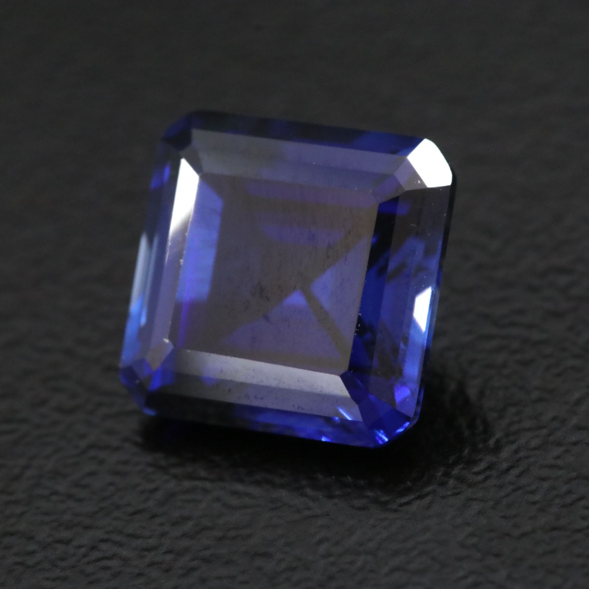 Loose 4.64 CT Lab Grown Sapphire