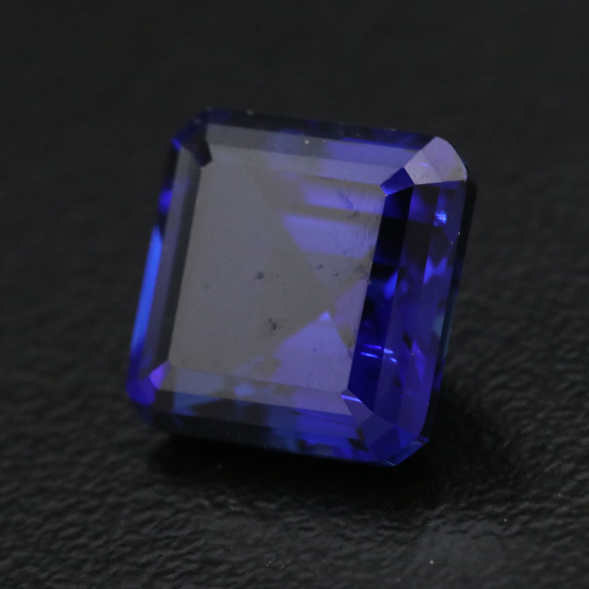 Loose 4.86 CT Lab Grown Sapphire
