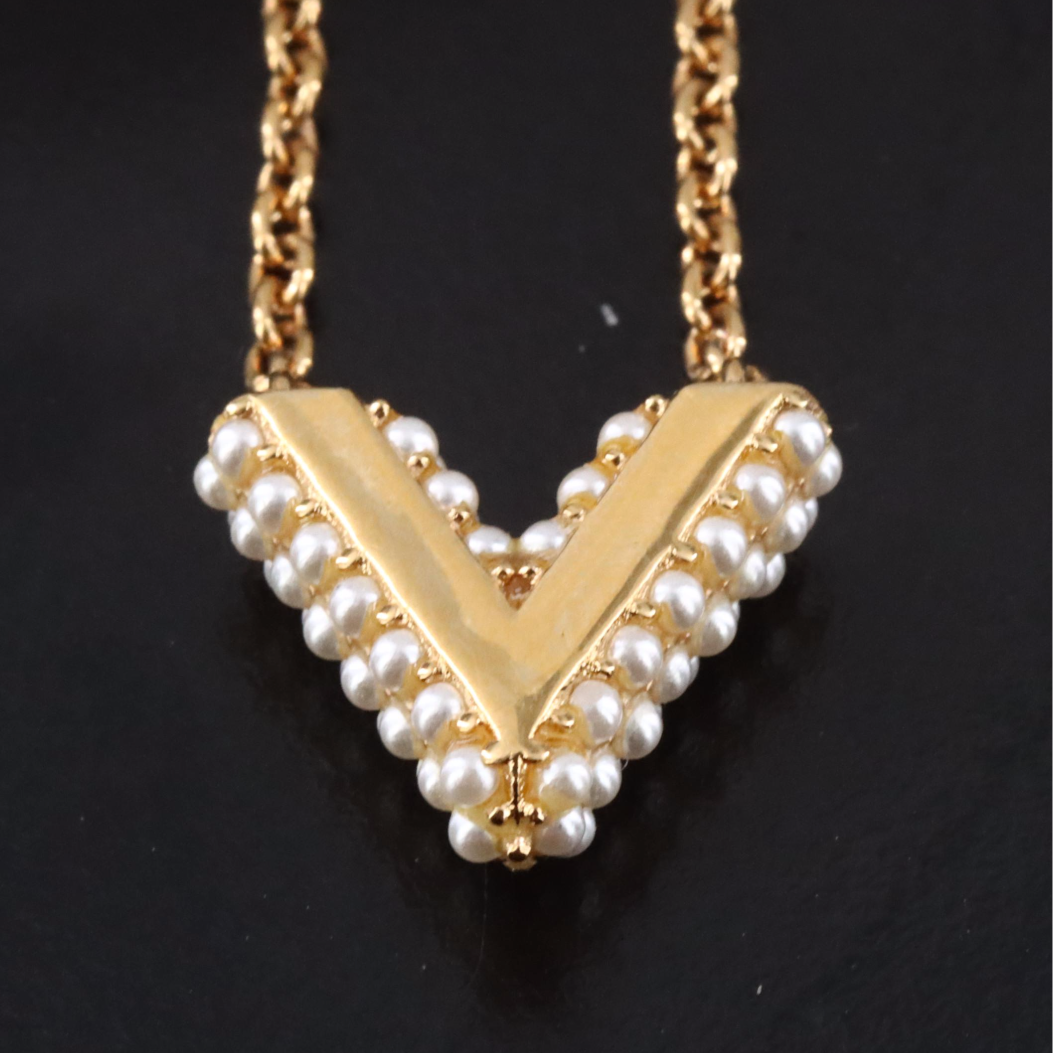 Louis Vuitton Essential V Necklace with Faux Pearl