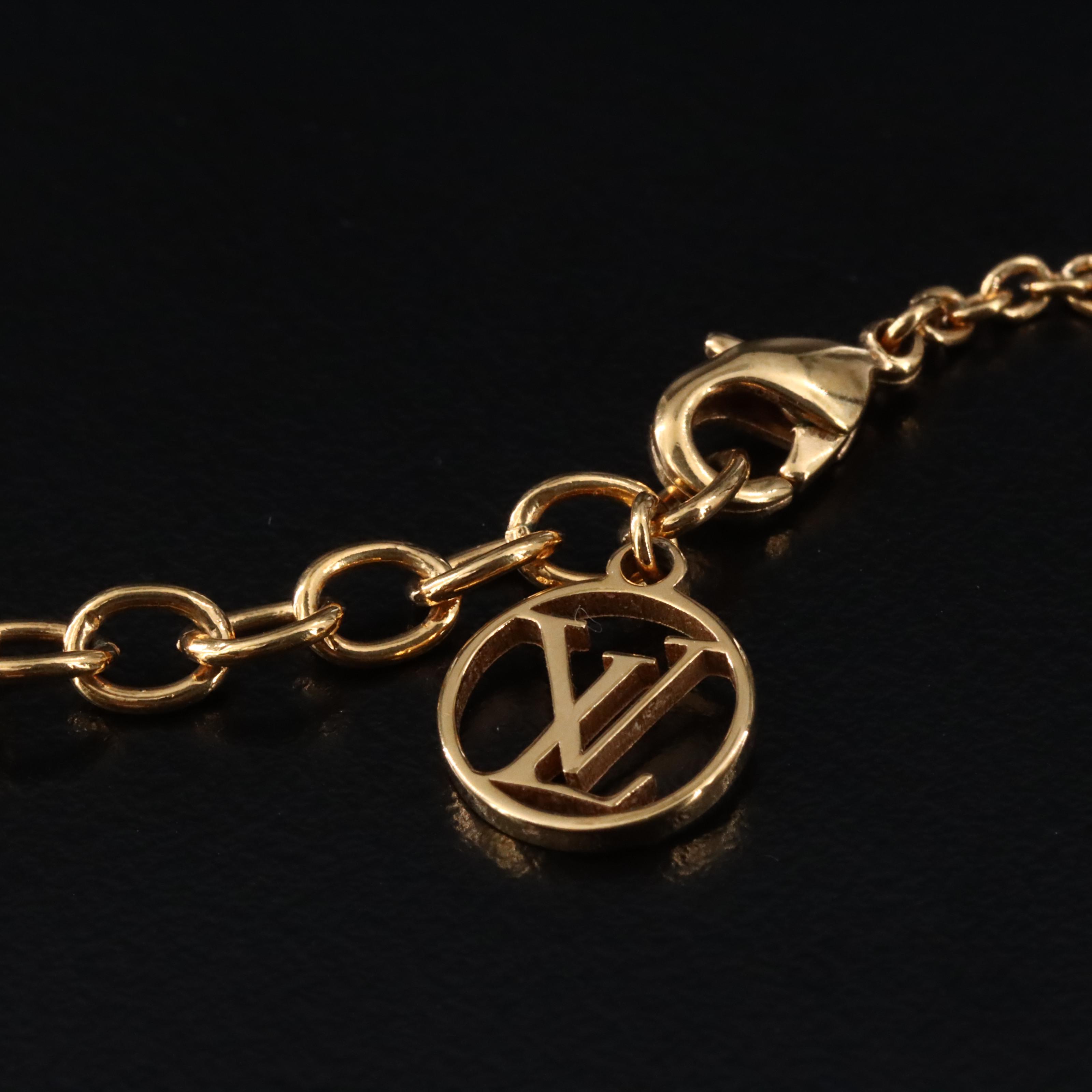 Louis Vuitton Essential V Necklace with Faux Pearl