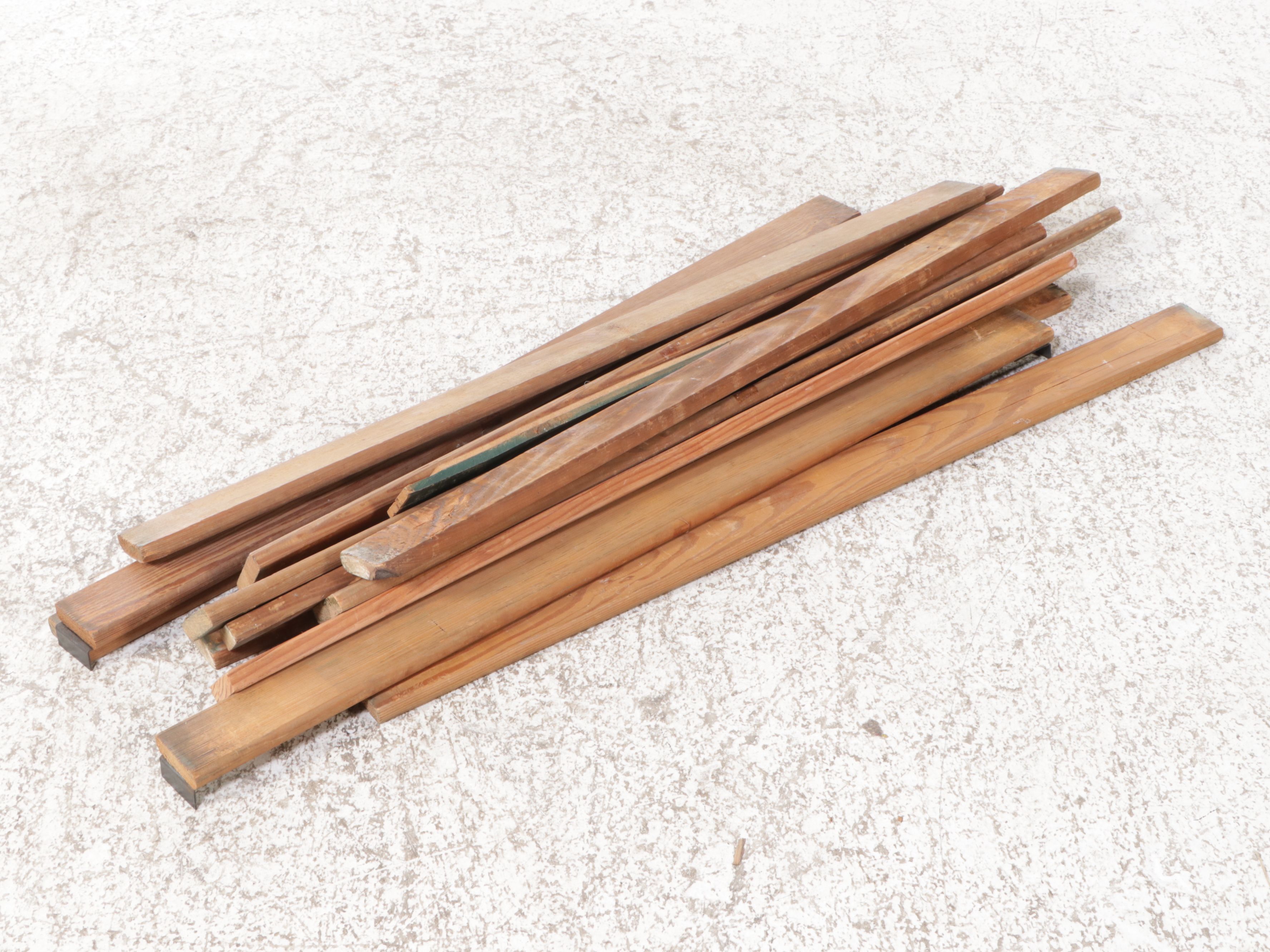 Stickley Bros. Colonial Style Painted Wood Twin Bed Frames and Nightstand