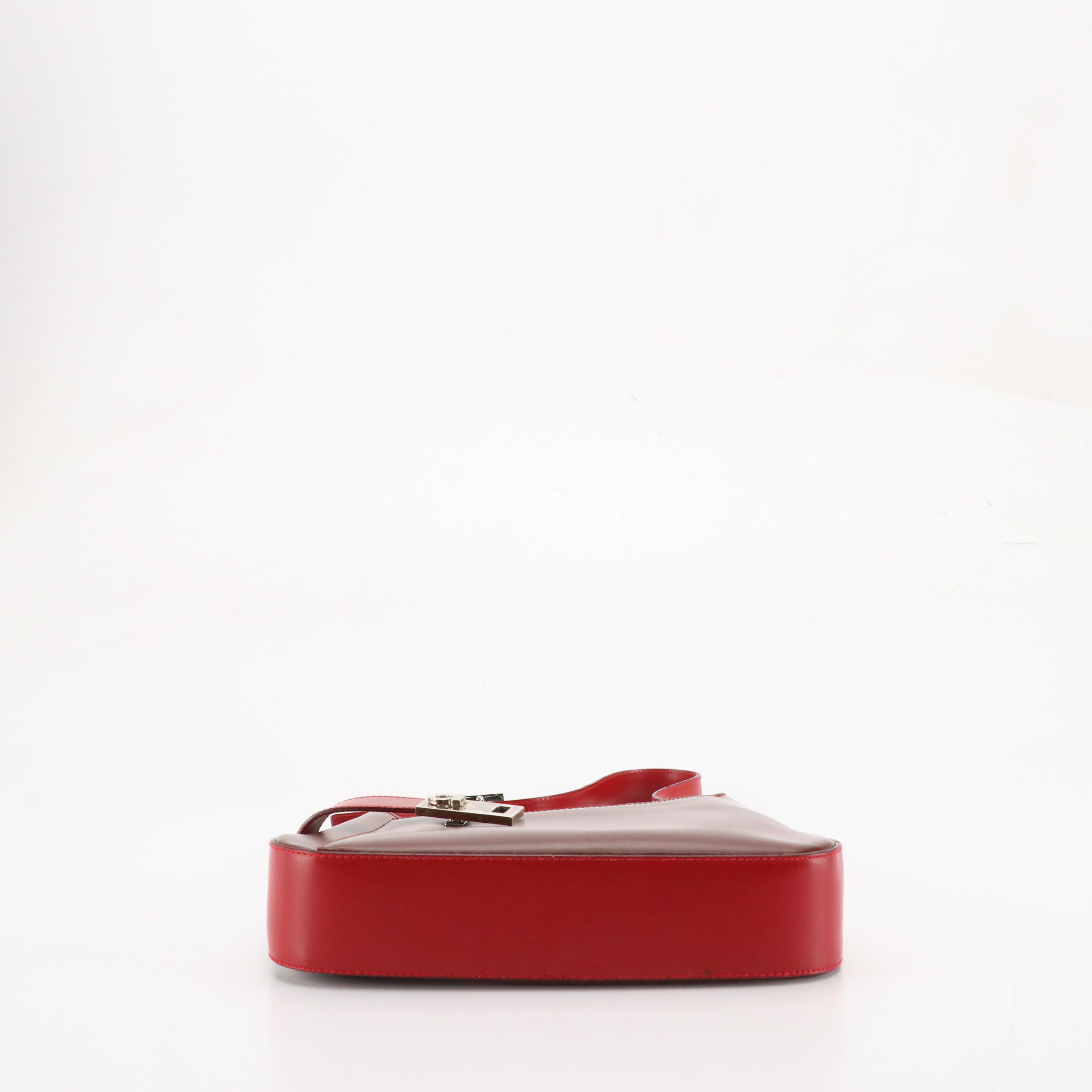 Salvatore Ferragamo Shoulder Bag in Paprika Smooth Leather