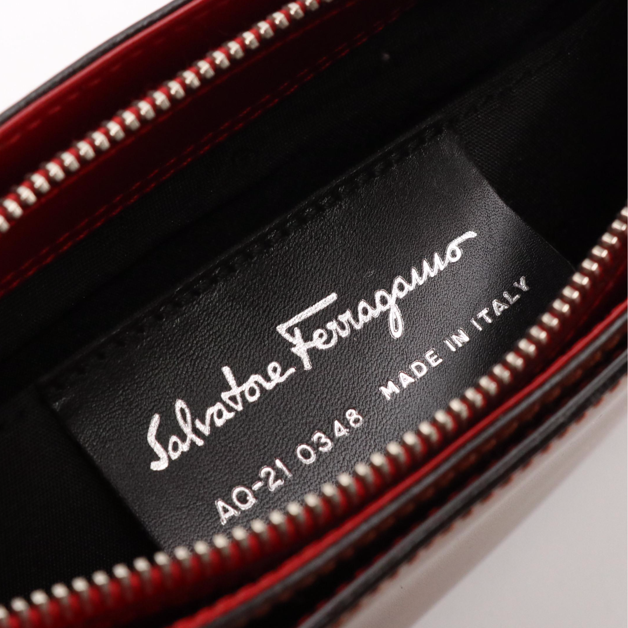 Salvatore Ferragamo Shoulder Bag in Paprika Smooth Leather