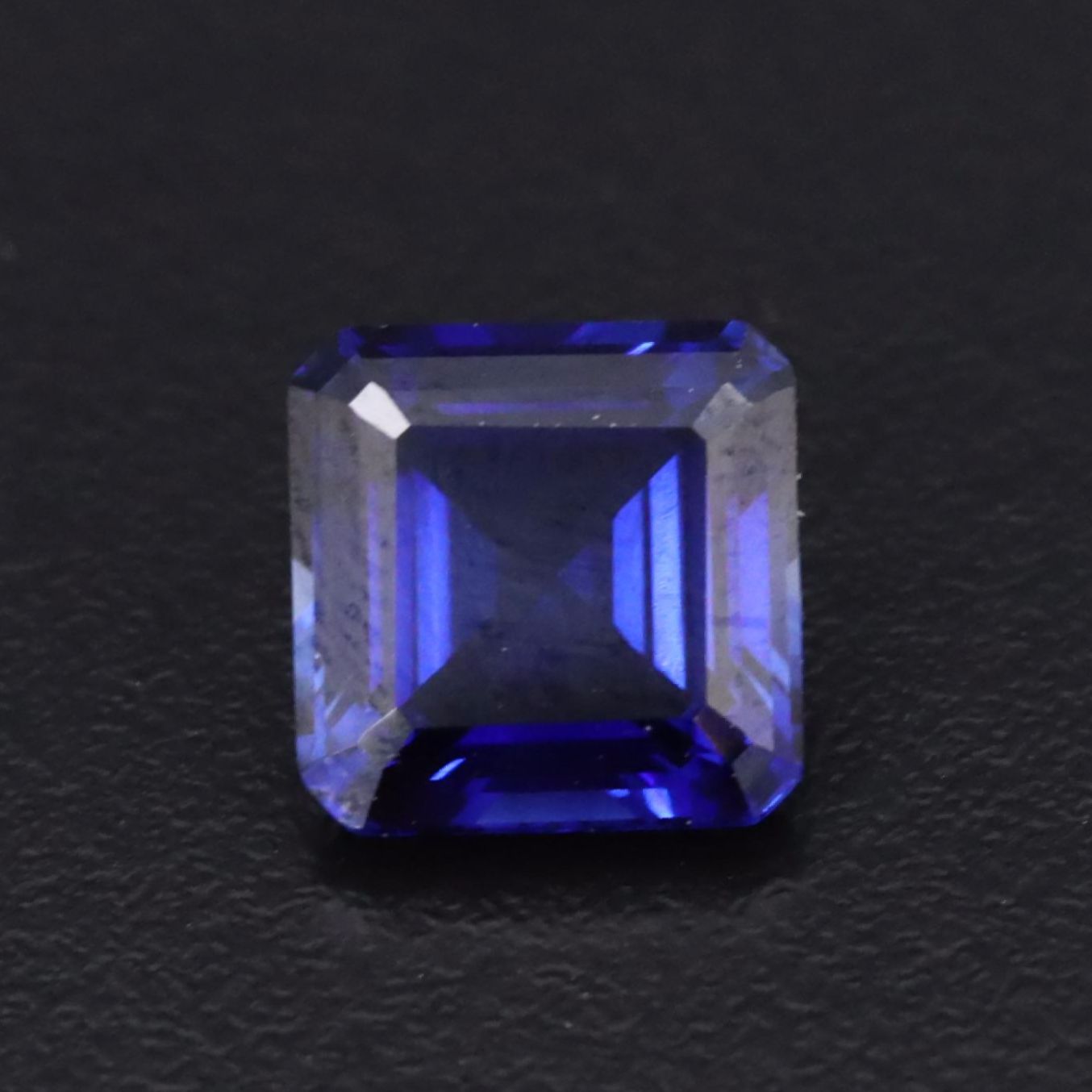 Loose 4.66 CT Lab Grown Sapphire