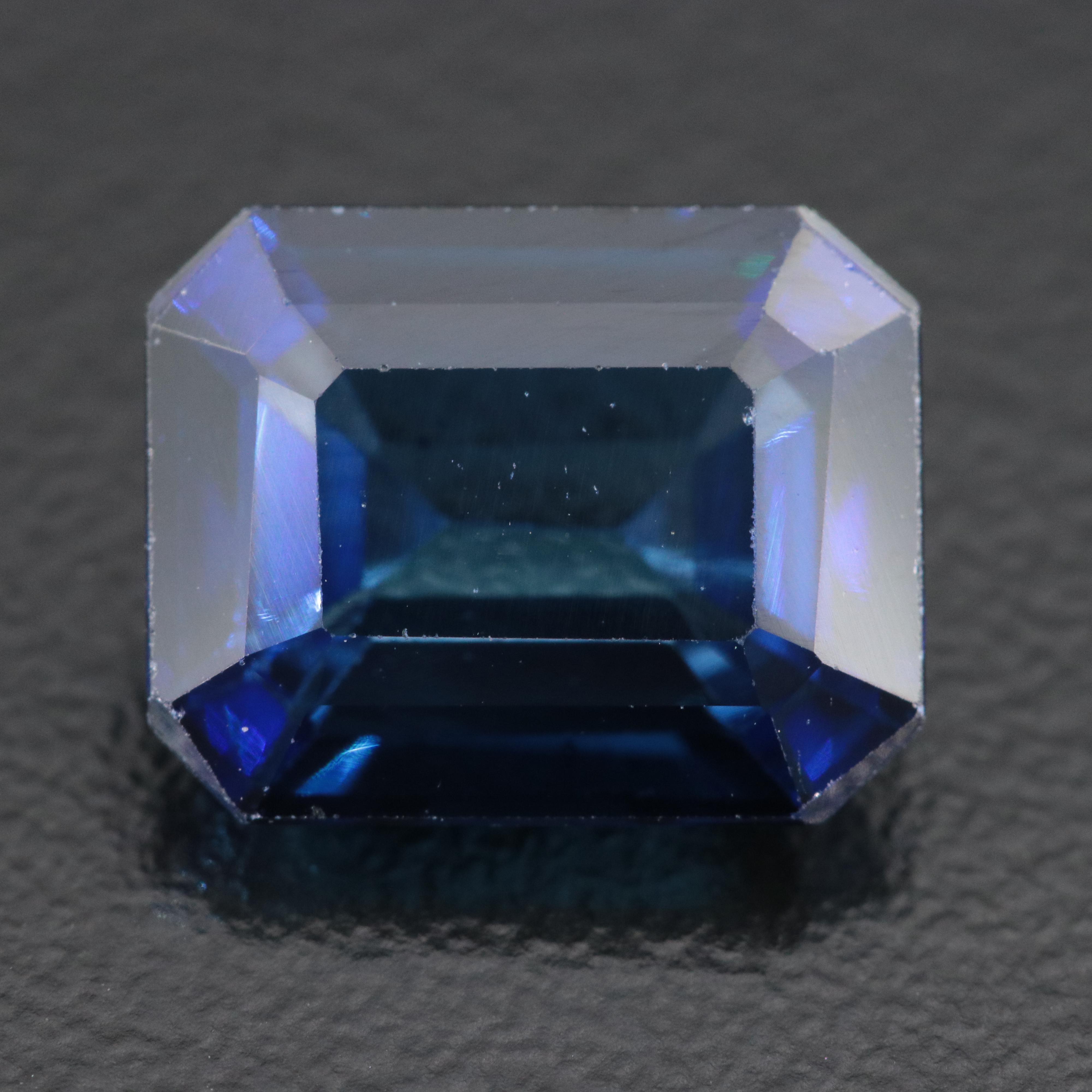 Loose 5.50 CT Lab Grown Sapphire