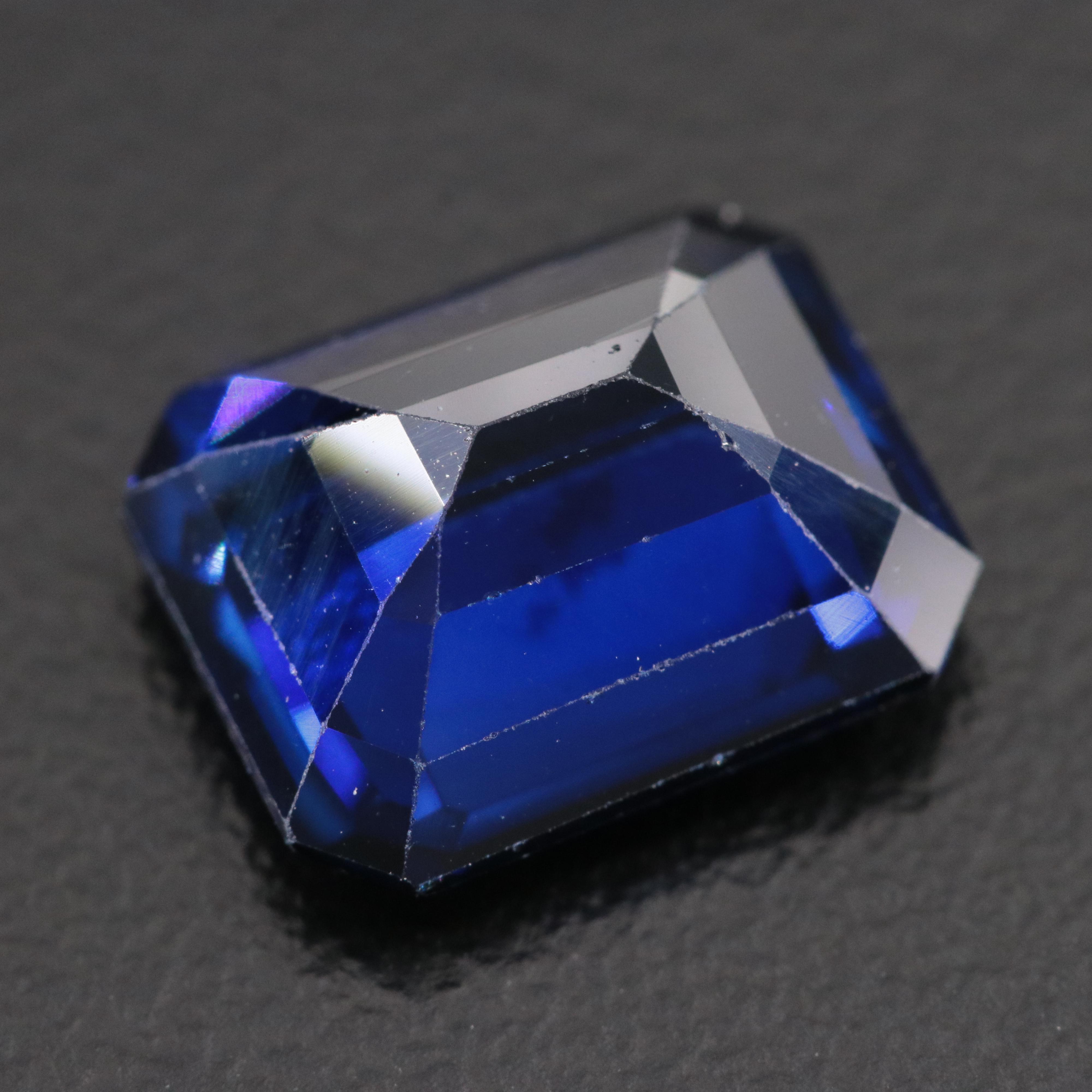 Loose 5.35 CT Lab Grown Sapphire