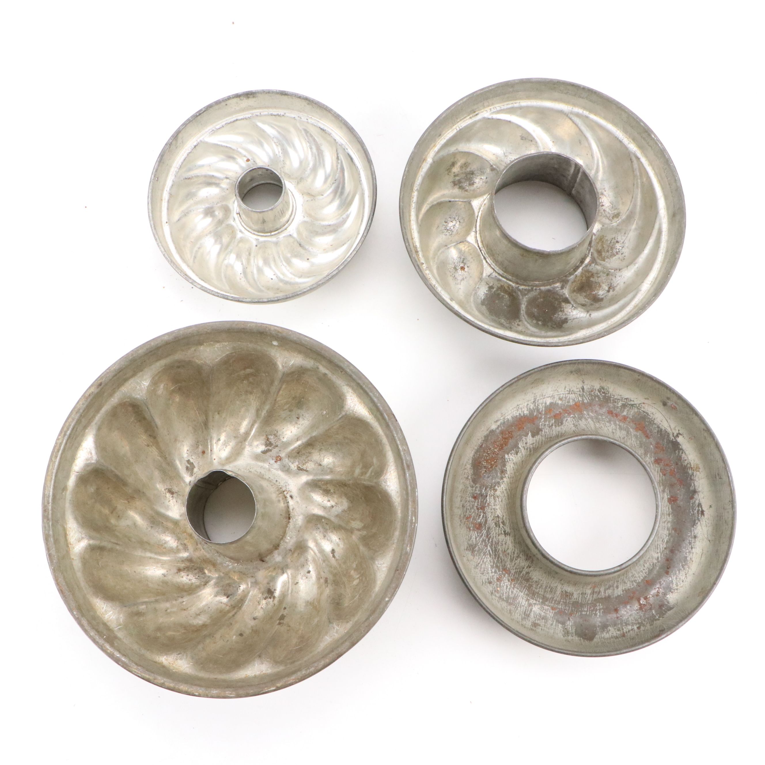 Metal Bundt Cake Molds and Pans
