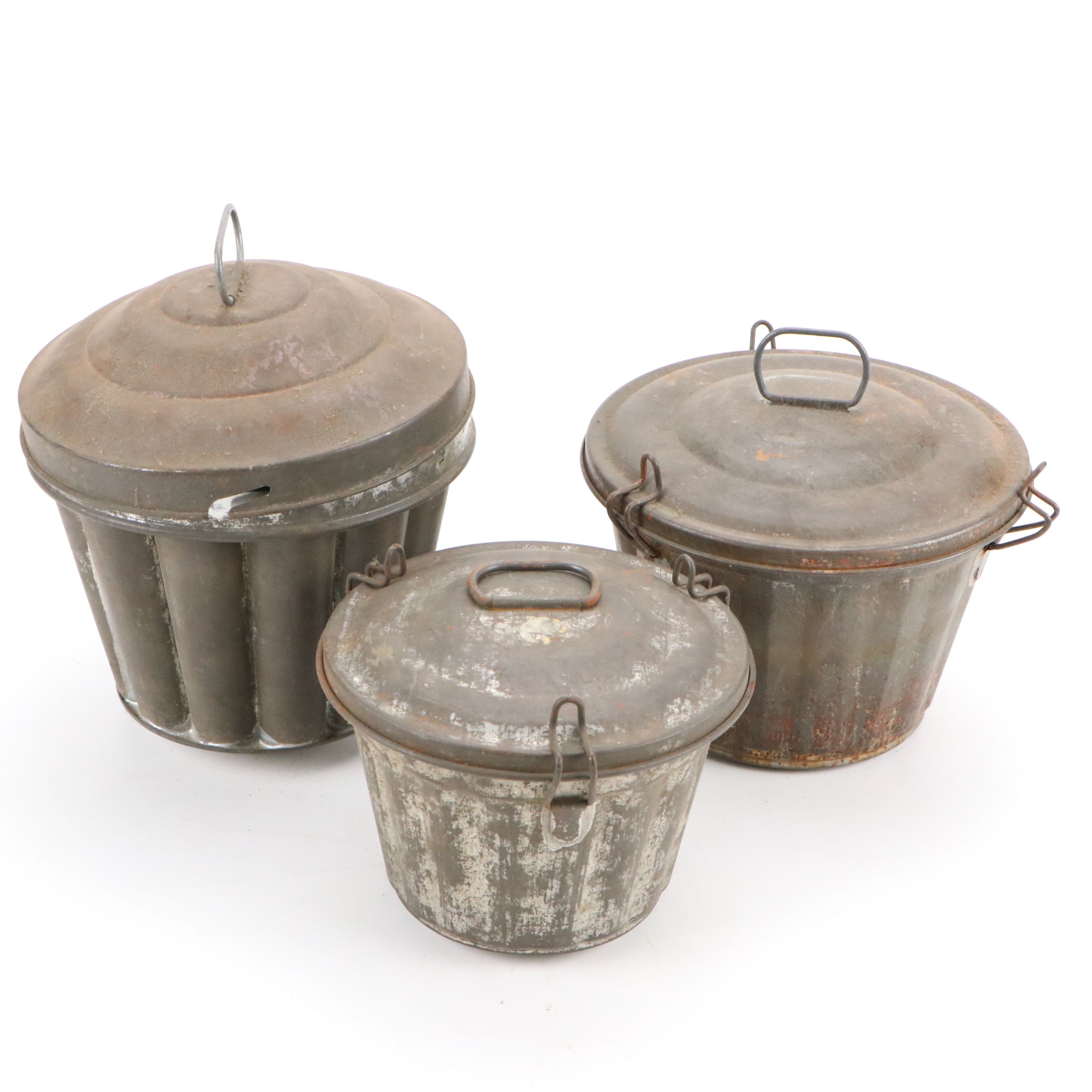 Metal Bundt Cake Molds and Pans