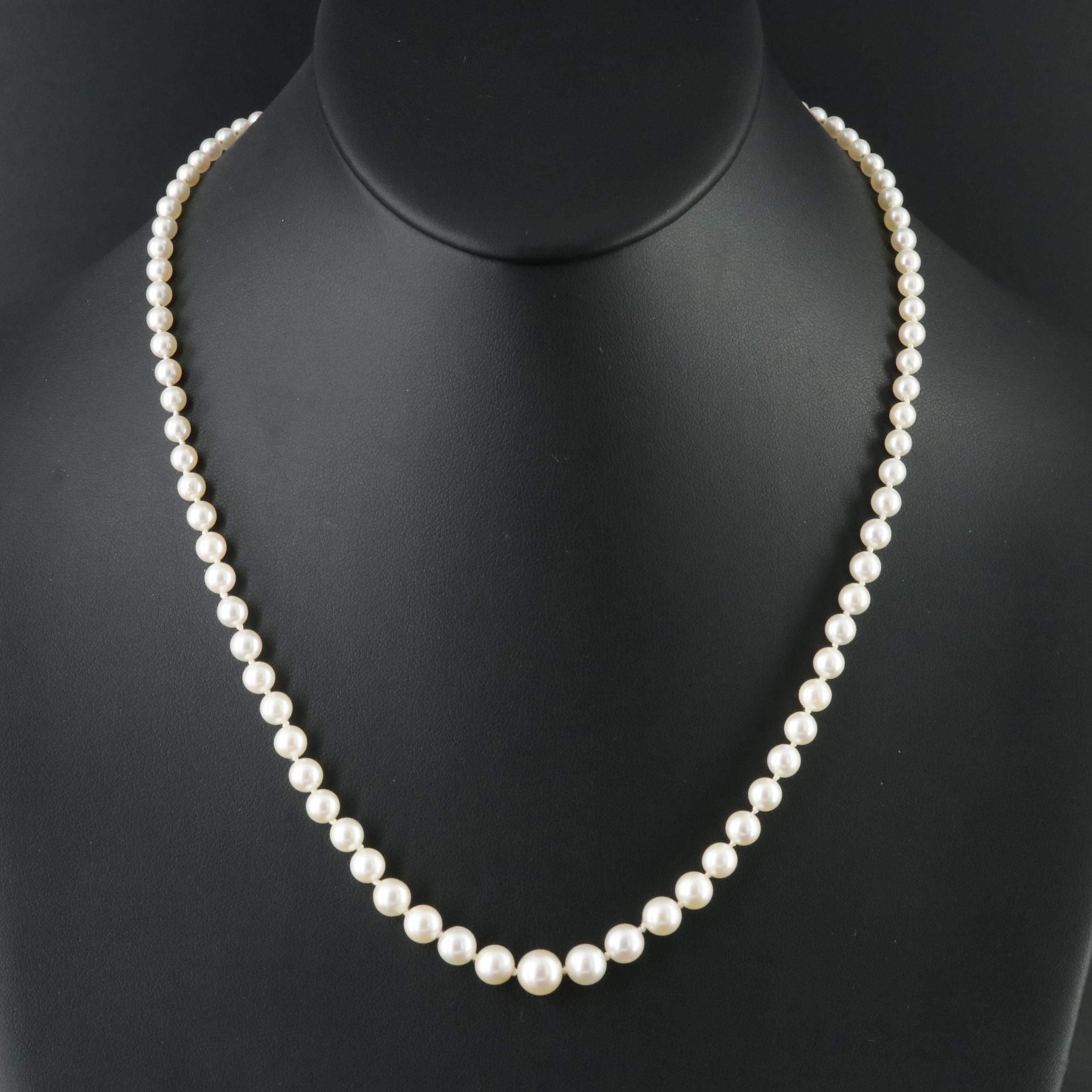 Graduated Pearl Necklace with 10K Clasp