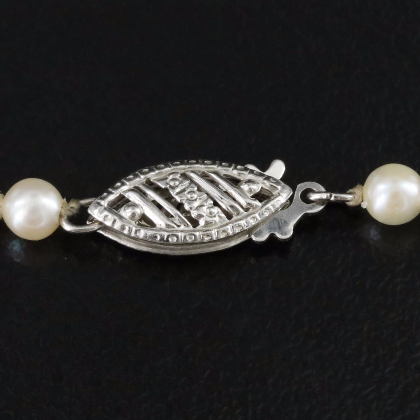 Graduated Pearl Necklace with 10K Clasp