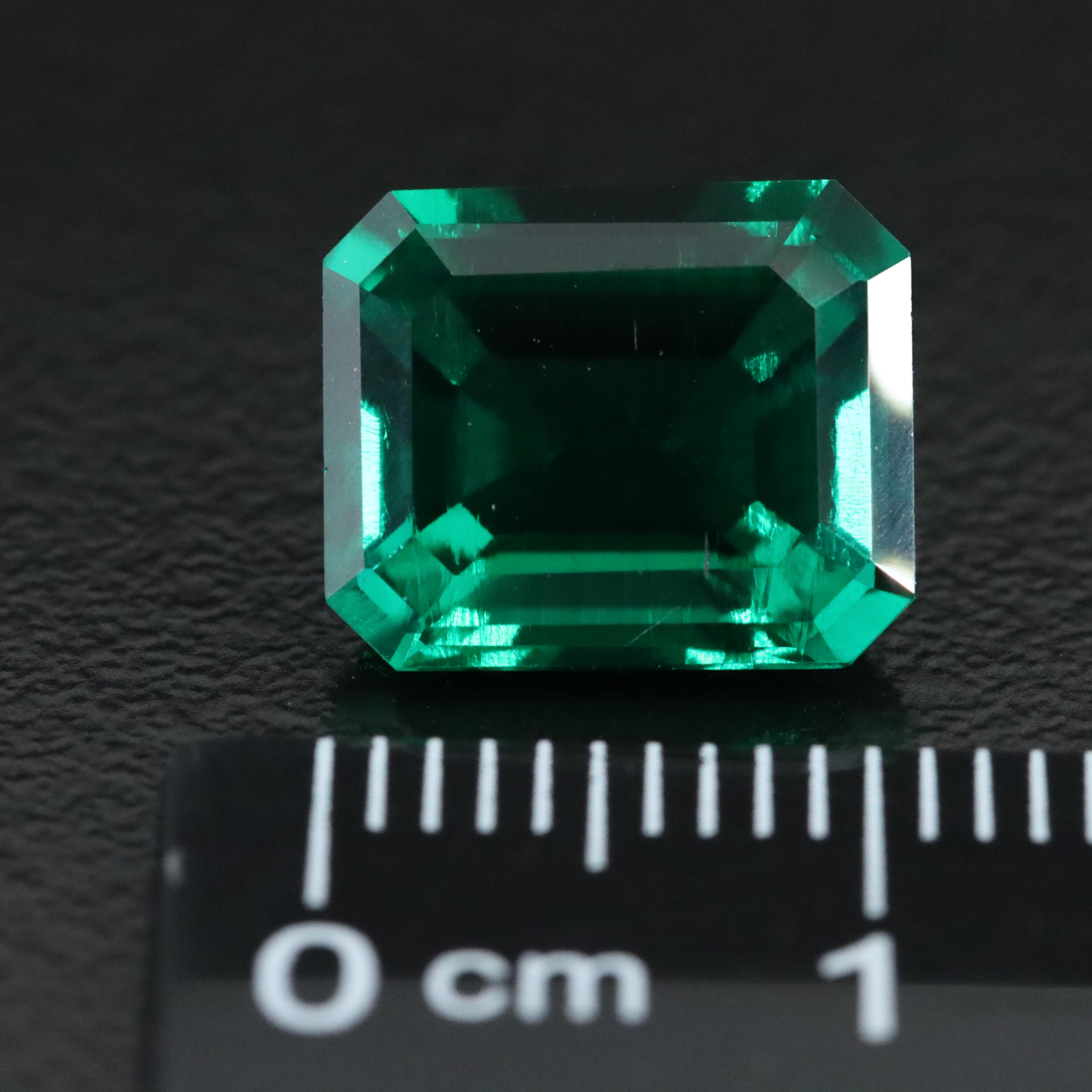 Loose 4.10 CT Lab Grown Emerald
