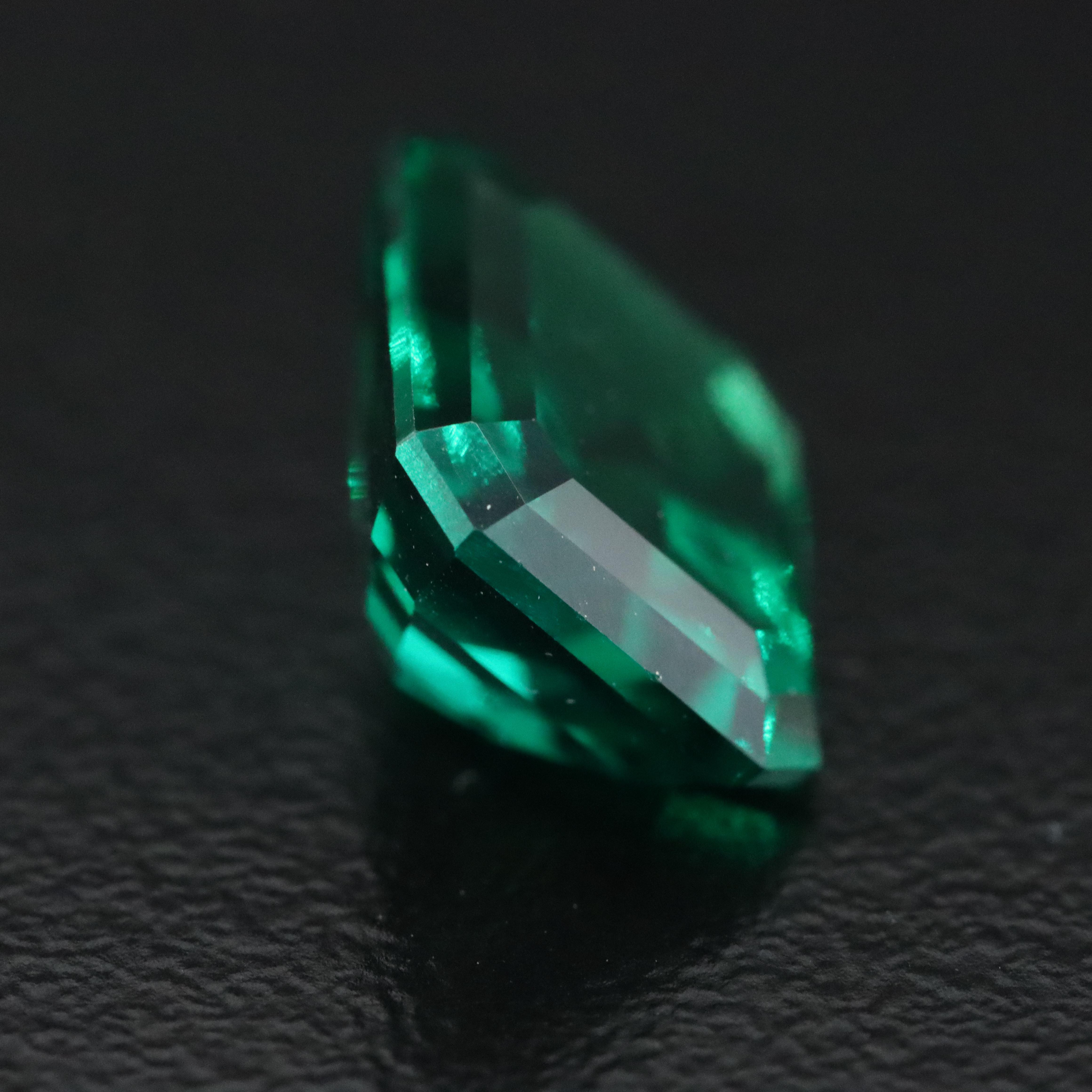 Loose 4.10 CT Lab Grown Emerald