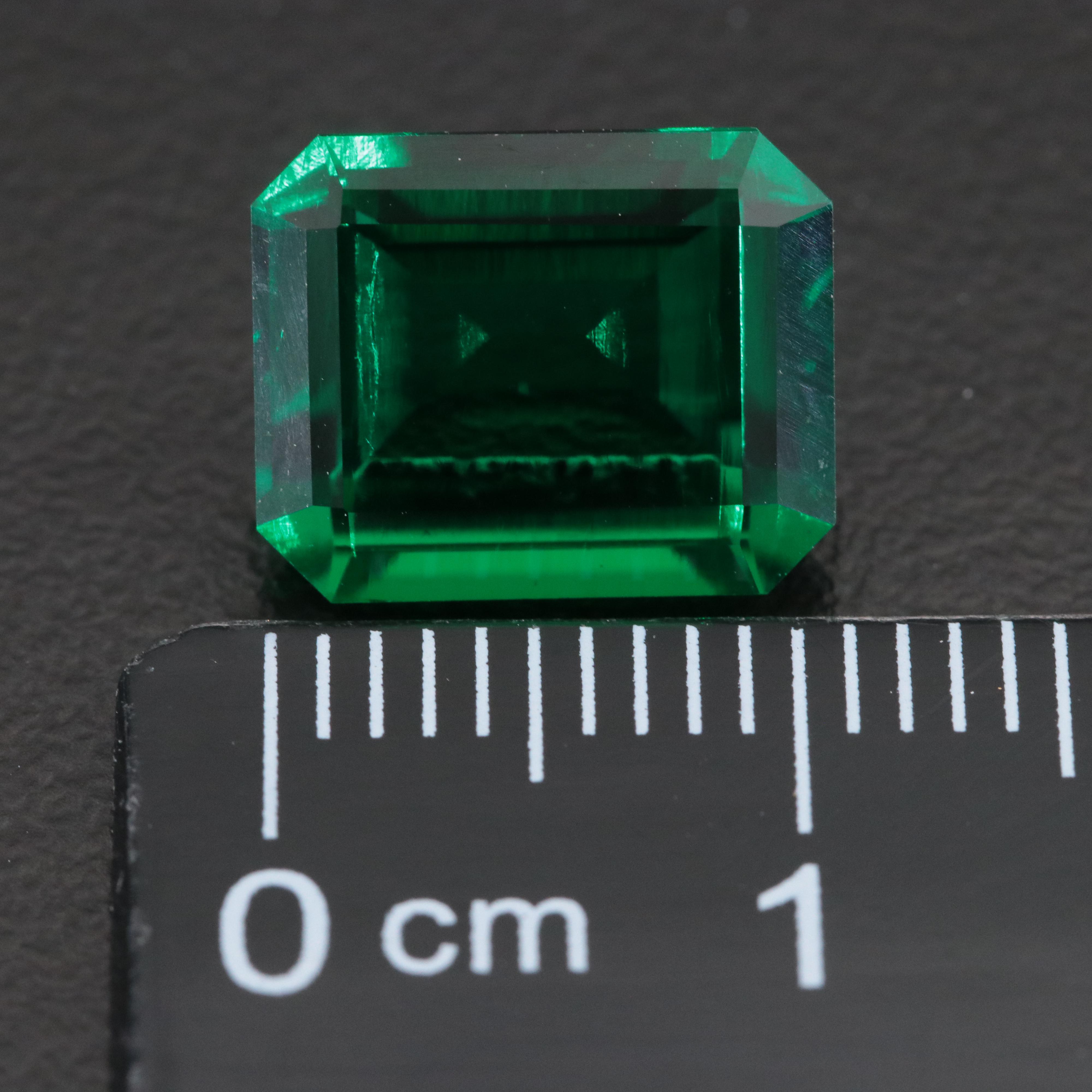 Loose 4.10 CT Lab Grown Emerald
