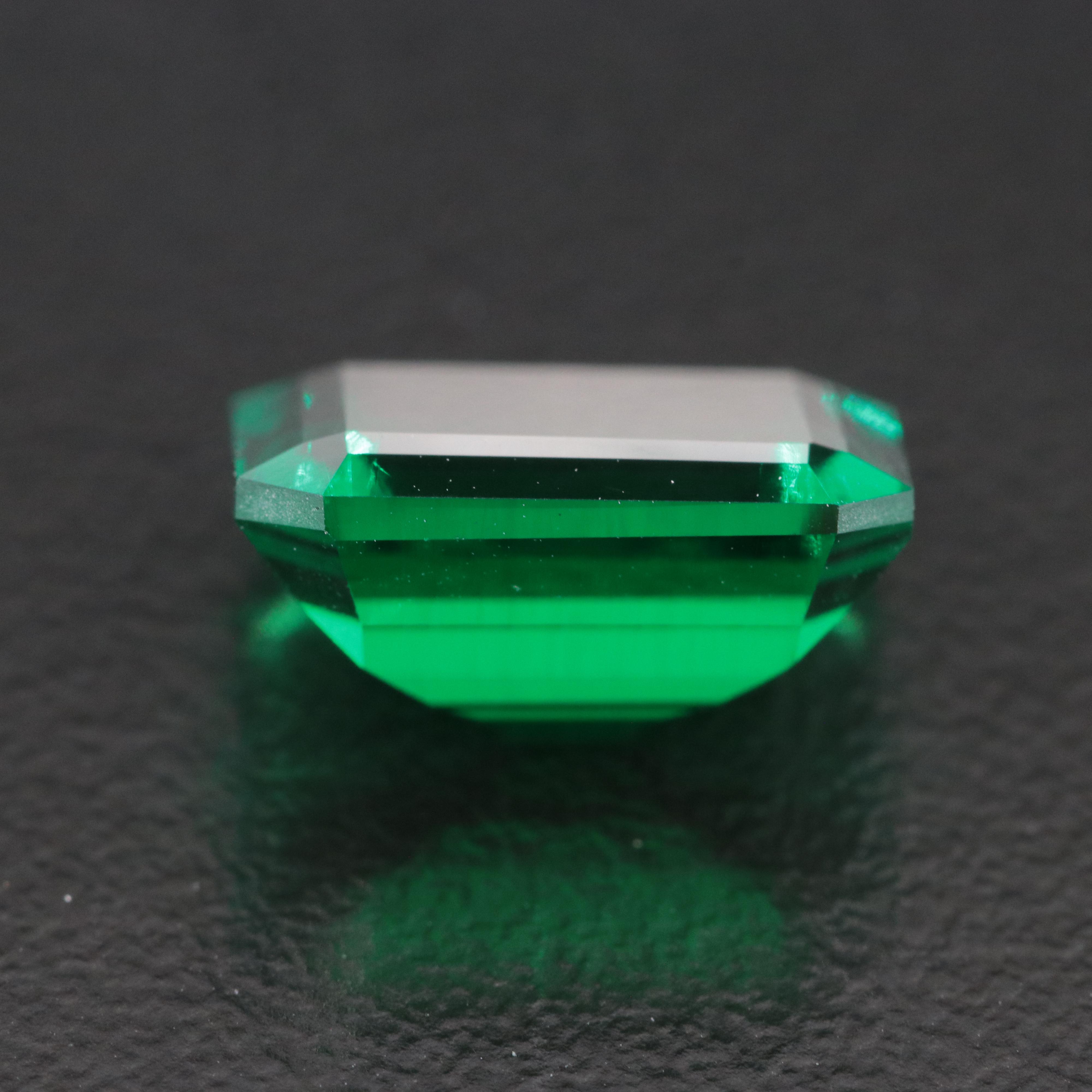 Loose 4.10 CT Lab Grown Emerald