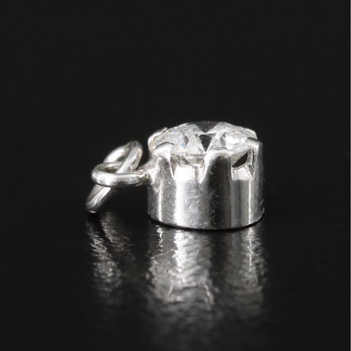 18K 0.25 CT Diamond Solitaire Pendant