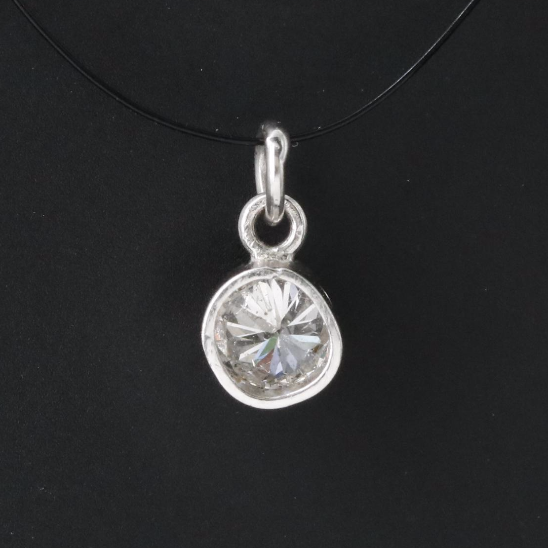 18K 0.25 CT Diamond Solitaire Pendant