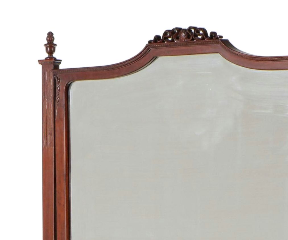 Federal Style Mahogany Finish Dresser, Early to Mid-20th Century