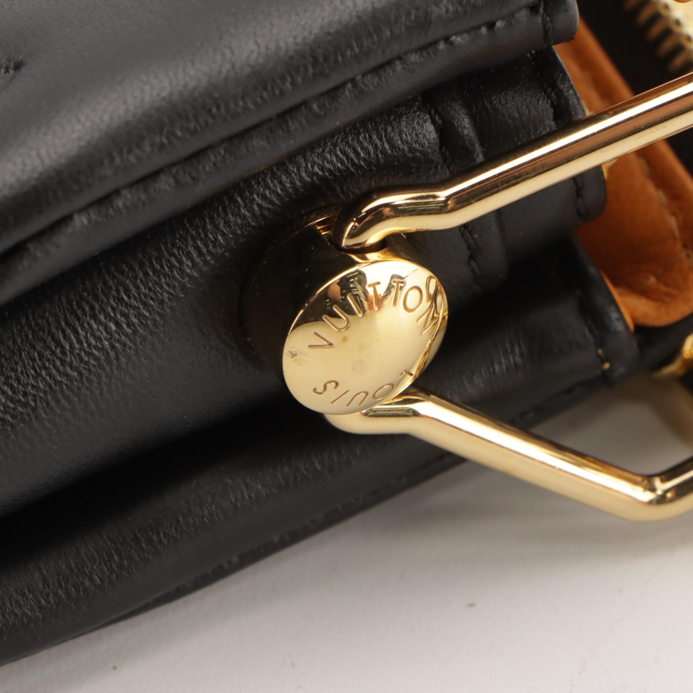 Louis Vuitton Coussin MM Chain Link Shoulder Bag in LV Embossed Puffy Lambskin