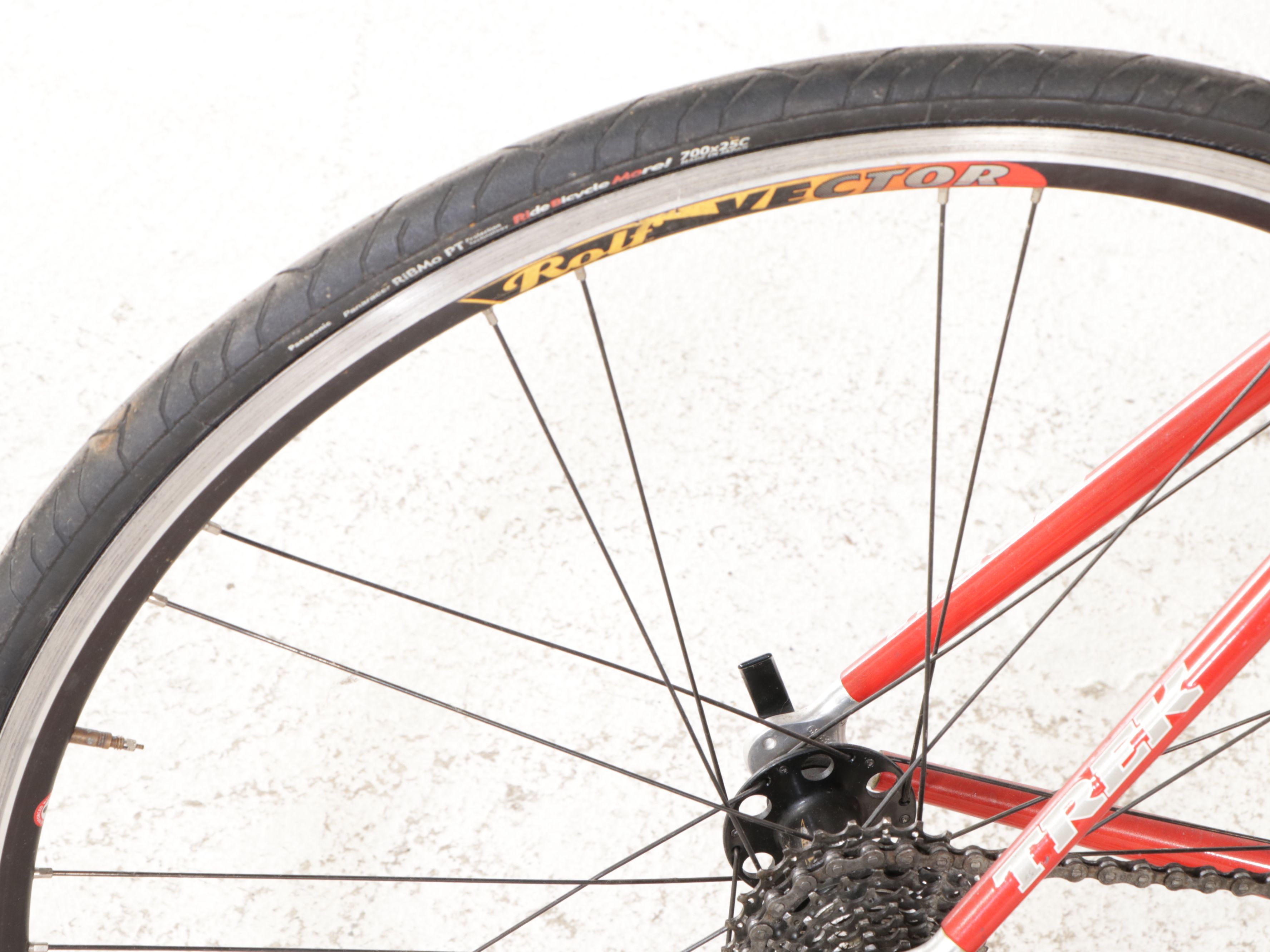 Trek 5000 Road Bicycle, Rolf Vector Comp. Wheels, Selle Italia Gel Seat